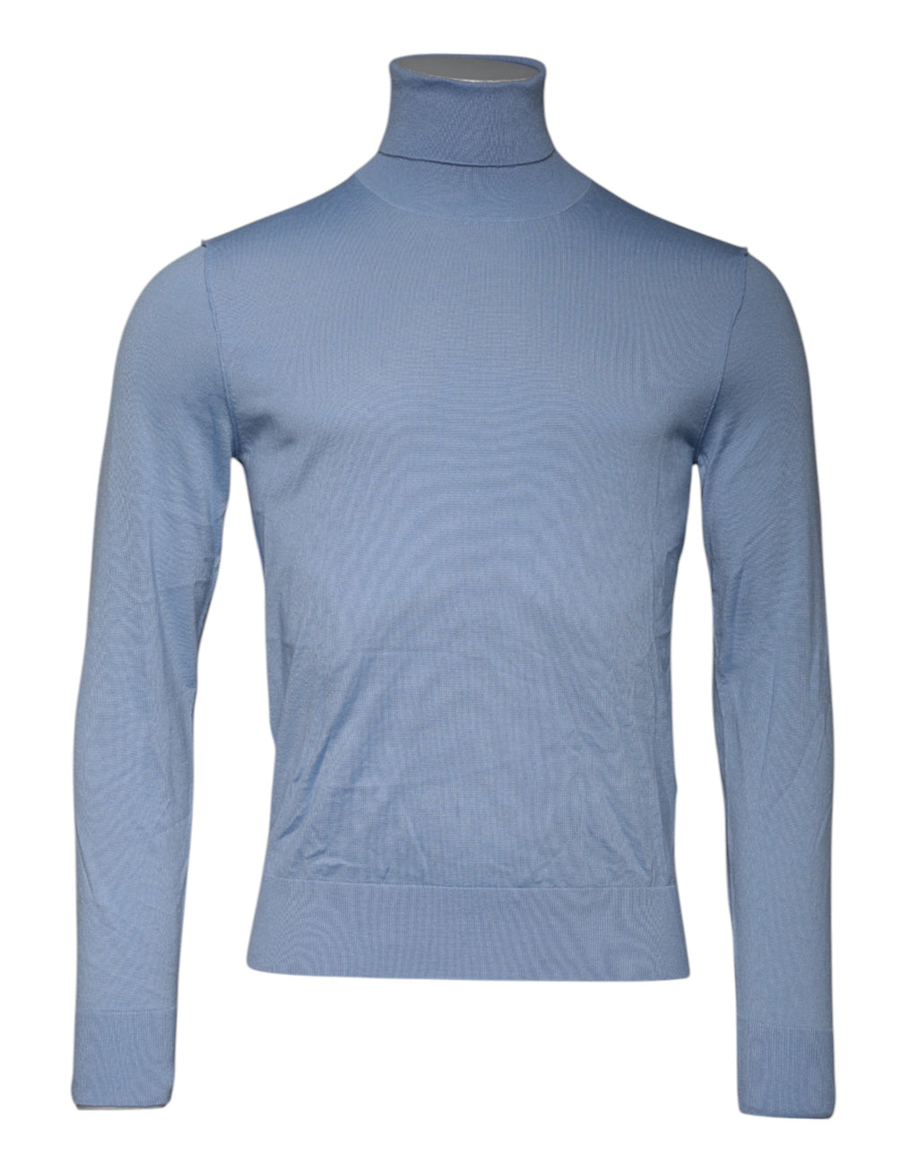 Hellblauer Rollkragenpullover aus Seide
