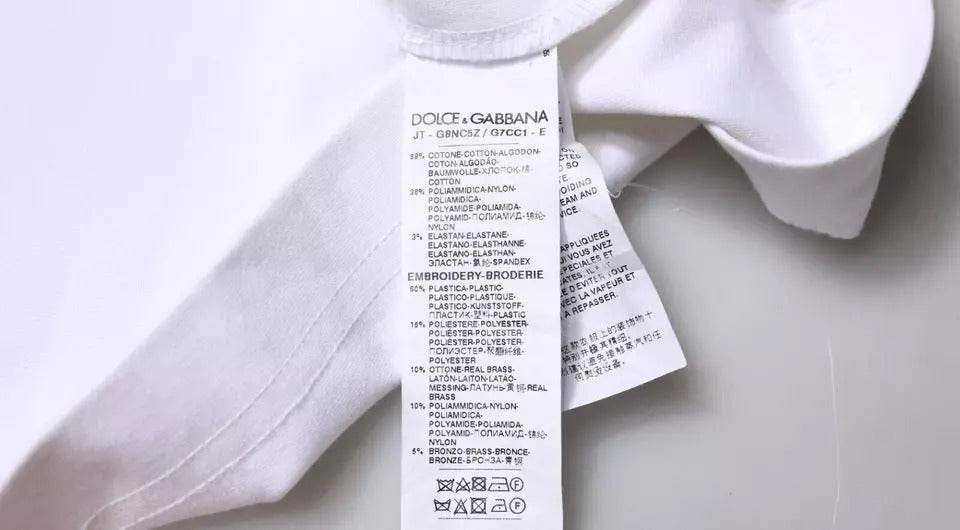 Weißes T-Shirt mit Rundhalsausschnitt und Logoverzierung