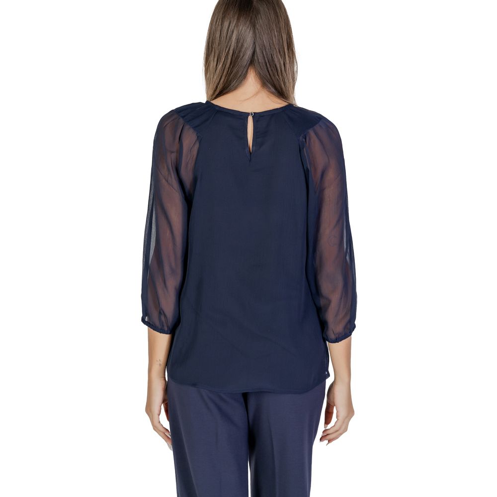 Blaue Polyesterbluse