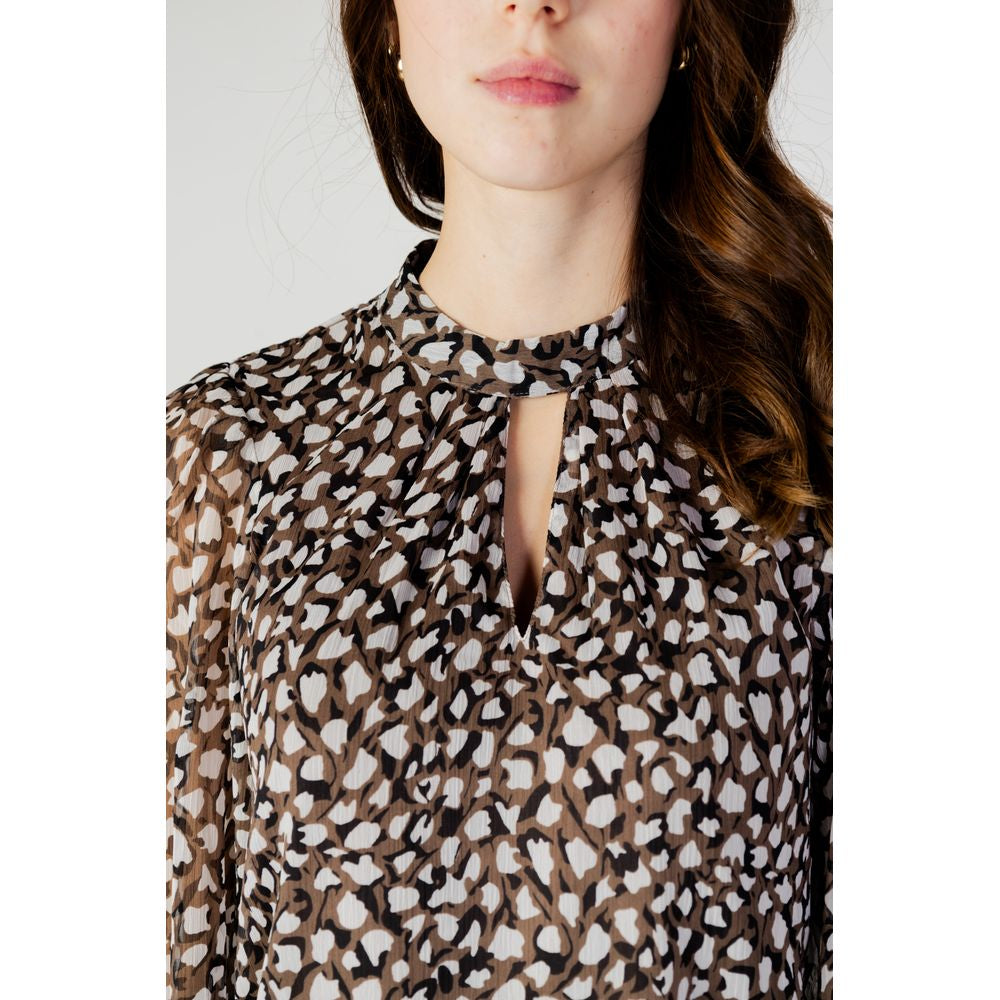 Schwarze Bluse aus recyceltem Polyester