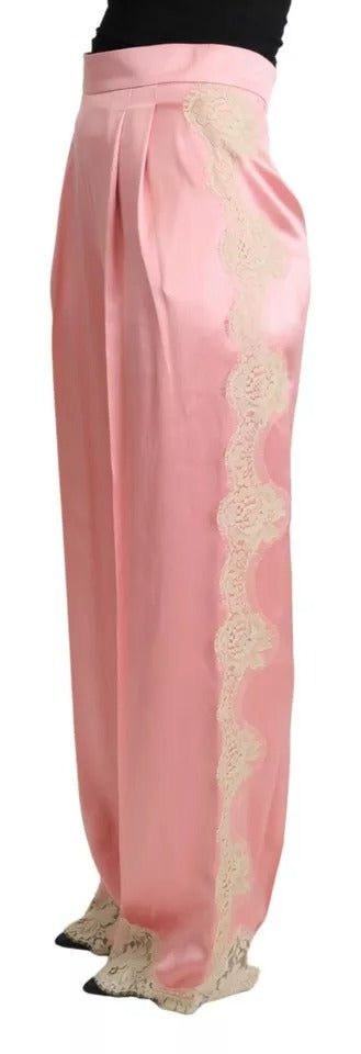 Rosa Hose aus Seidensatin mit weitem Bein und Spitzenbesatz