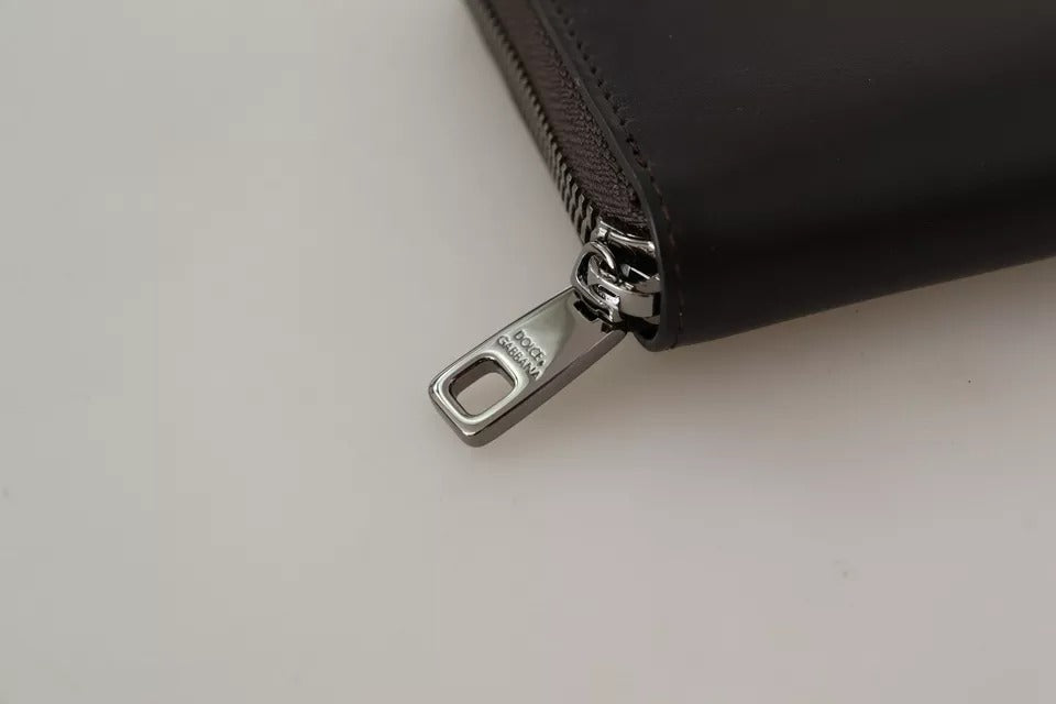 Braune Clutch aus exotischem Leder mit Rundum-Reißverschluss