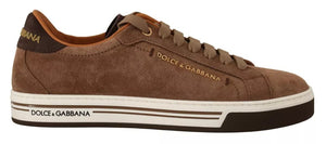 Braune Wildleder-Sneakers mit Logo