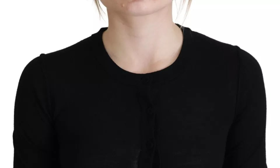 Schwarzer Pullover mit Rundhalsausschnitt und langen Ärmeln