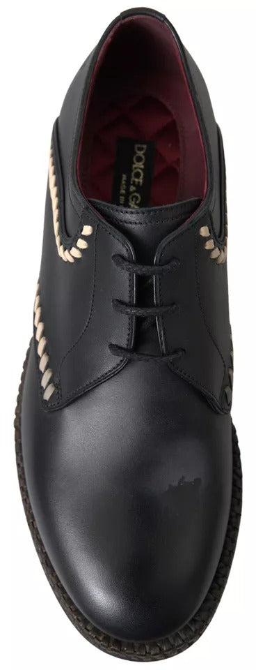 Schwarze Derby-Schuhe aus Leder in Beige