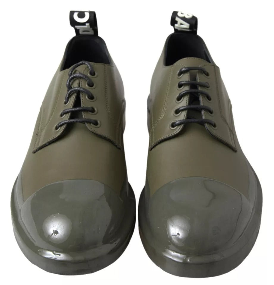 Grüne Lederschuhe mit Gummisohle