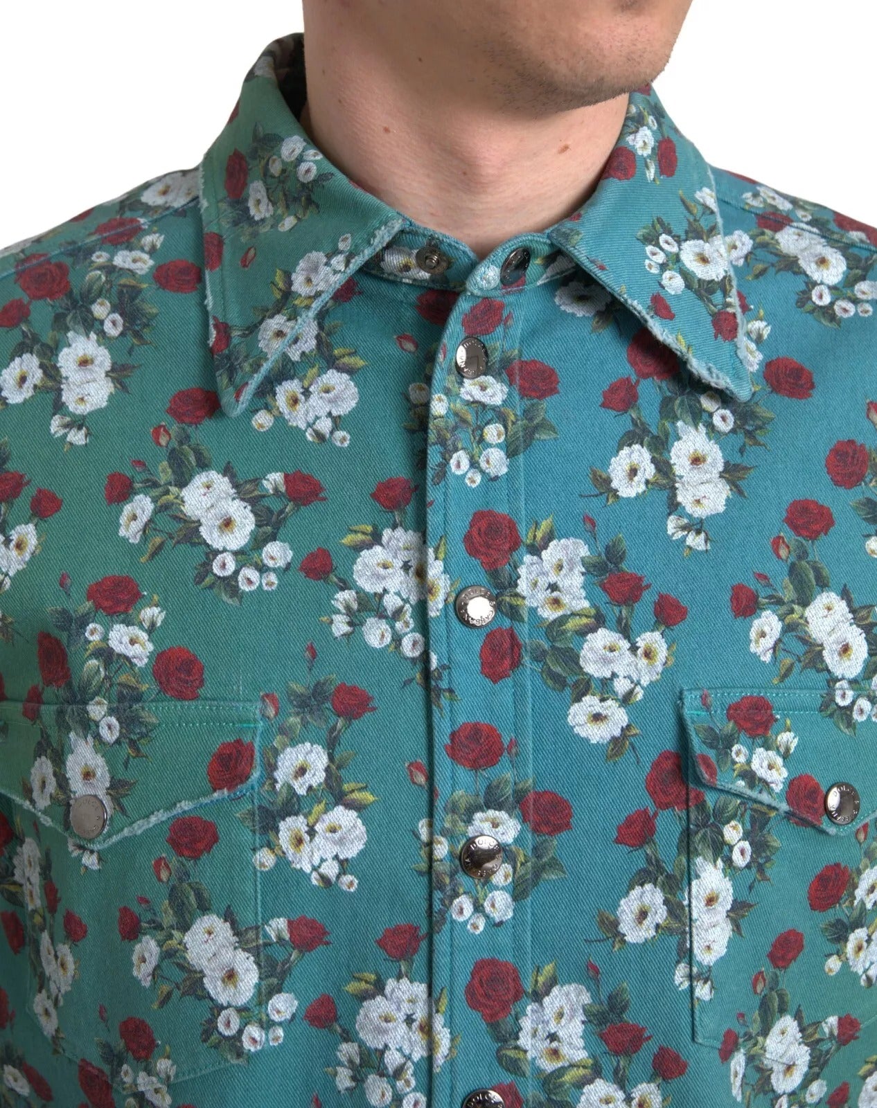 Blaues Jeanshemd aus Baumwolle mit Knopfleiste und Blumenmuster