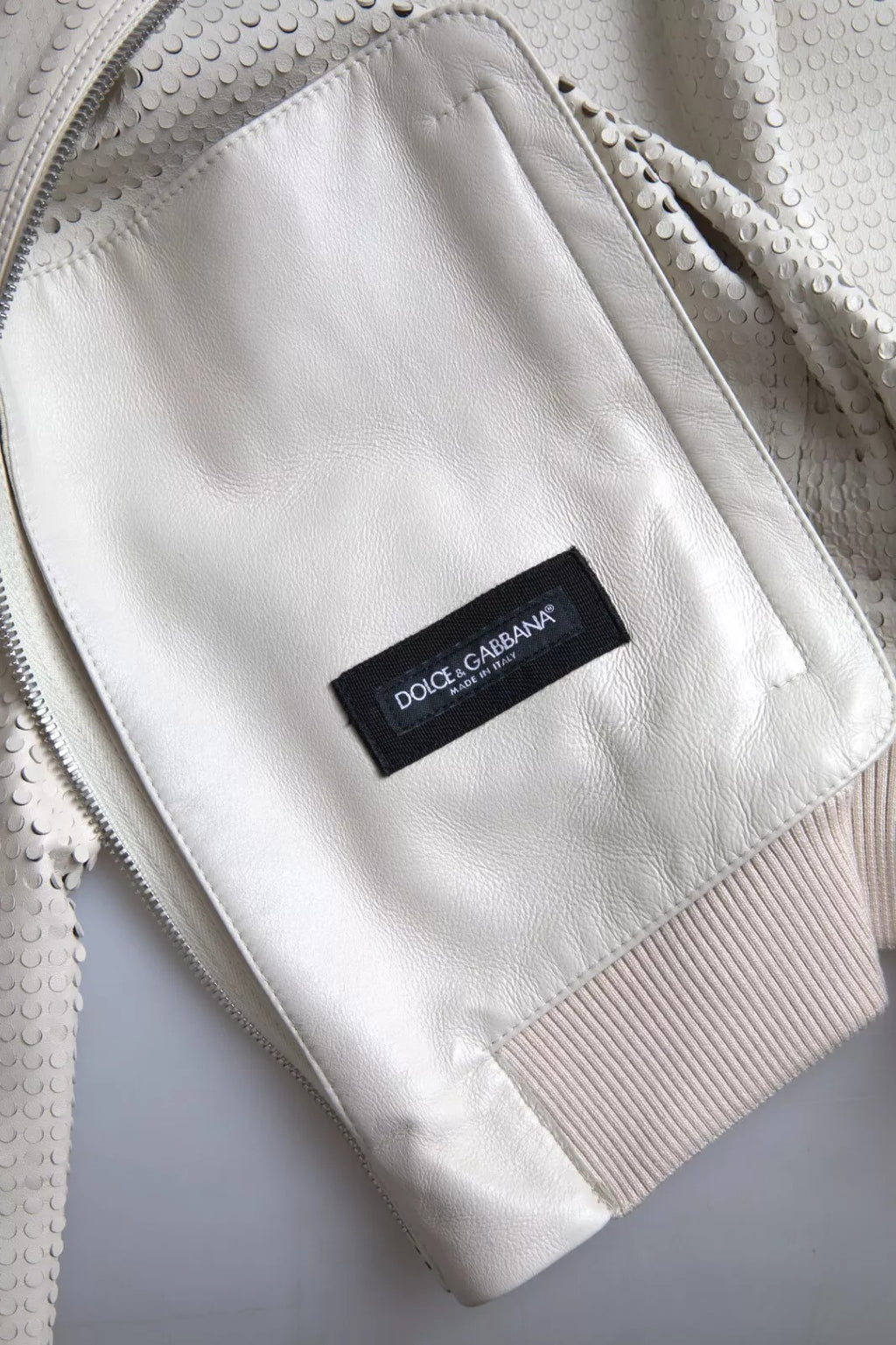 Off White – Perforierte Lederjacke mit durchgehendem Reißverschluss