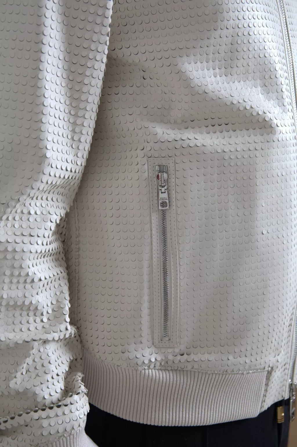 Off White – Perforierte Lederjacke mit durchgehendem Reißverschluss