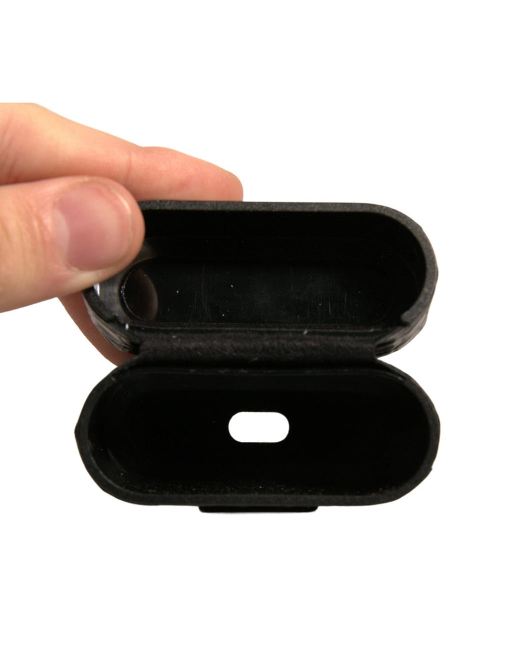 Schwarzes Airpods-Etui aus Leder mit Metall-Logo-Plakette