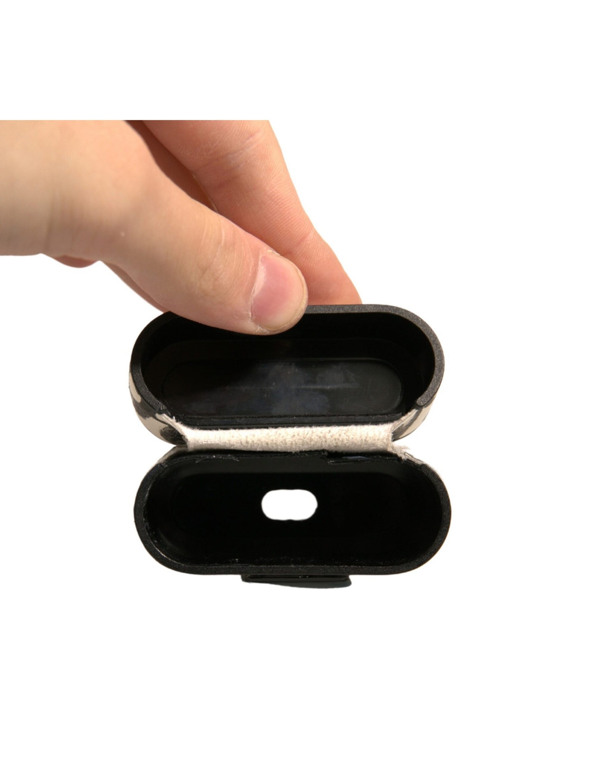 Airpods-Hülle aus schwarz-weißem Leder mit geprägtem Logo