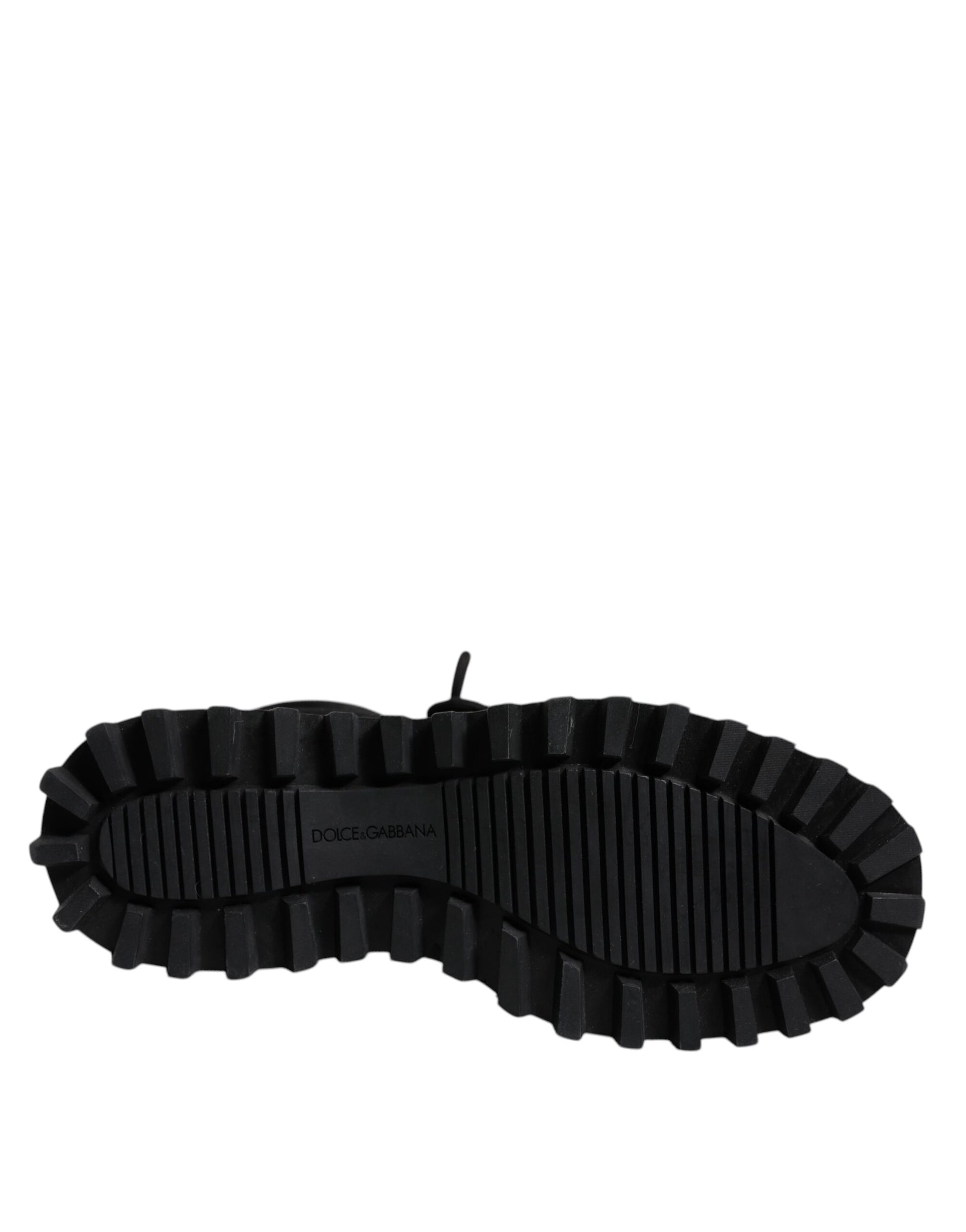 Schwarze, gepolsterte, wadenlange Schnürstiefel