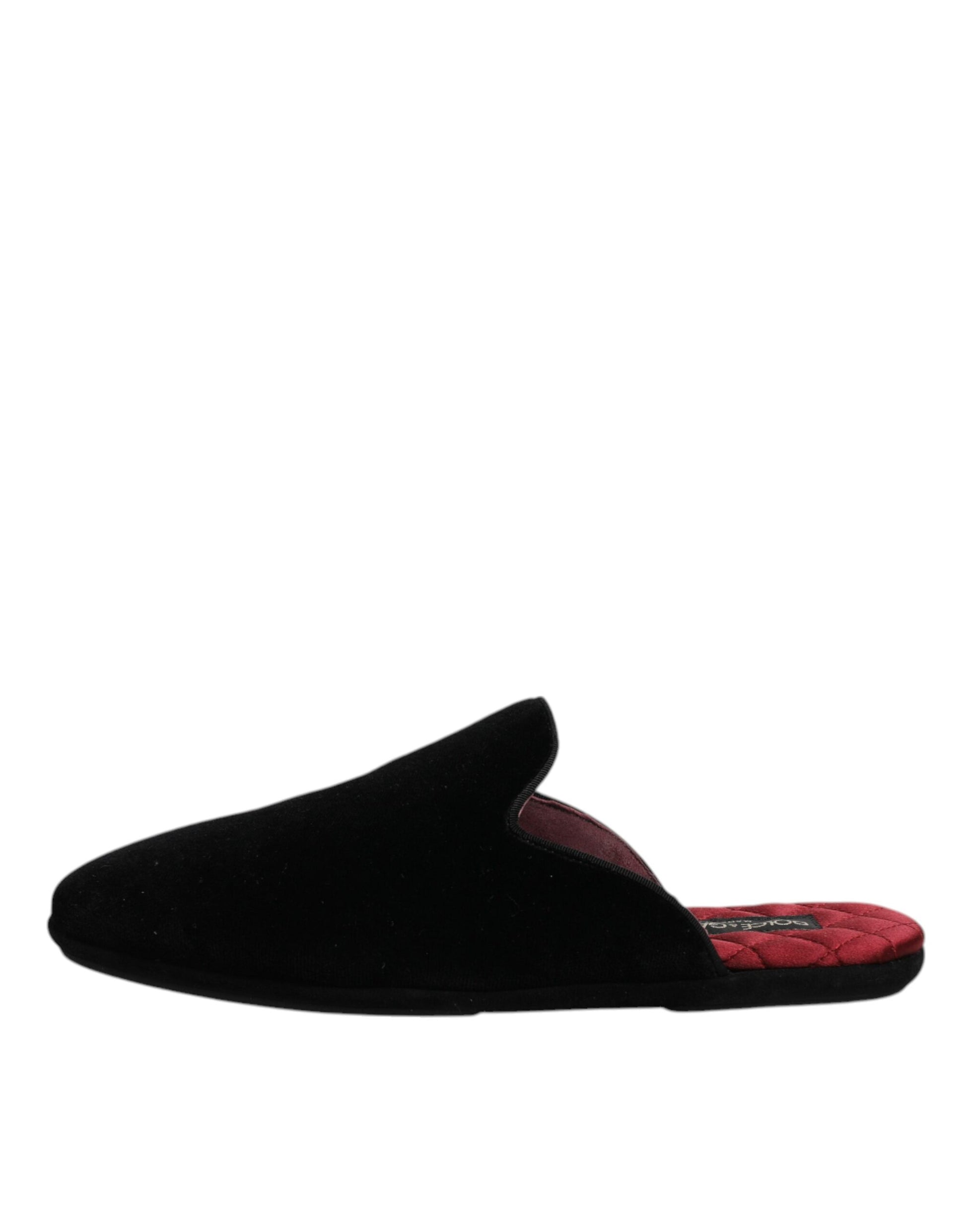Flache Slipper aus schwarzem Viskosesamt