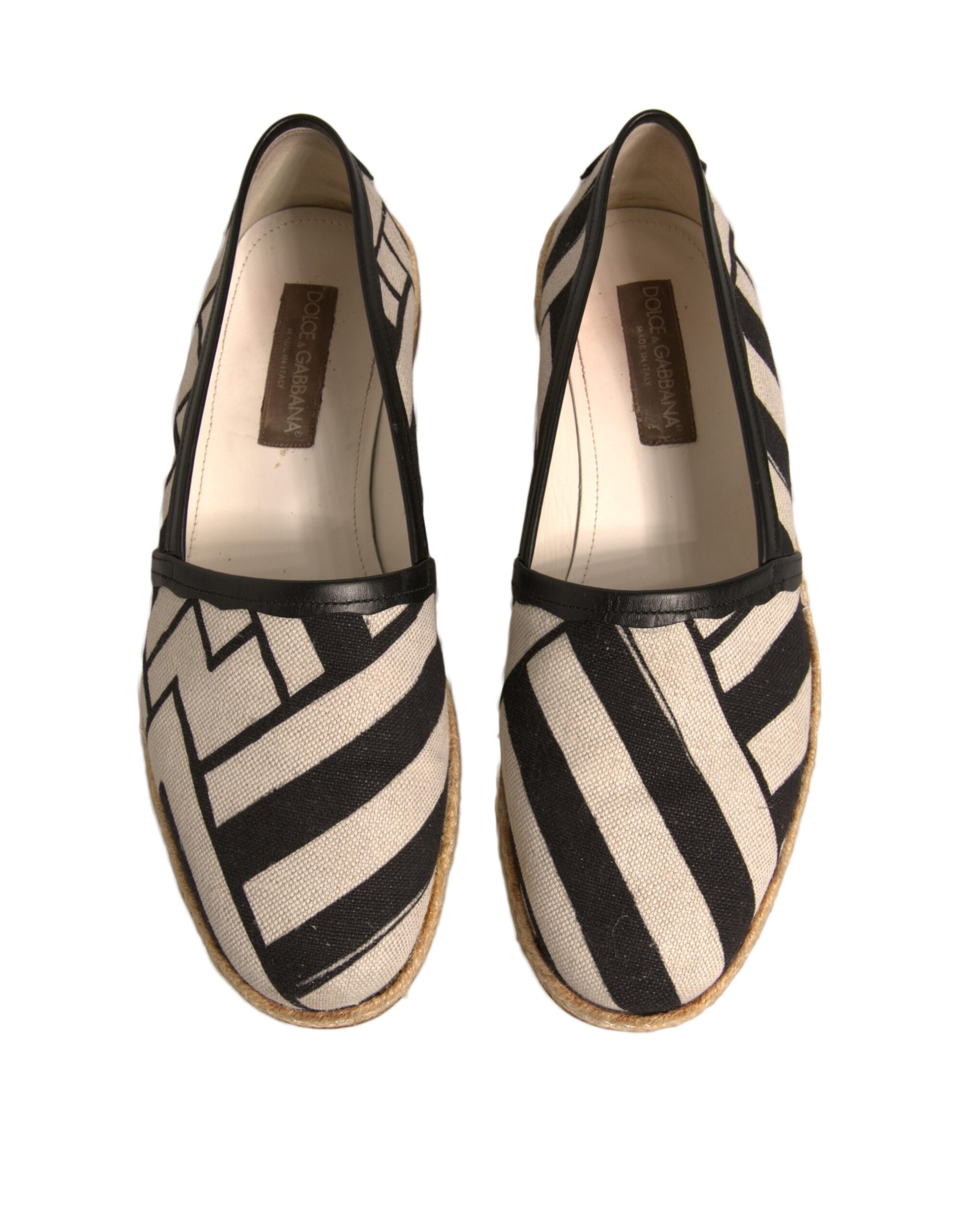 Espadrille-Schuhe mit schwarzen und weißen Streifen