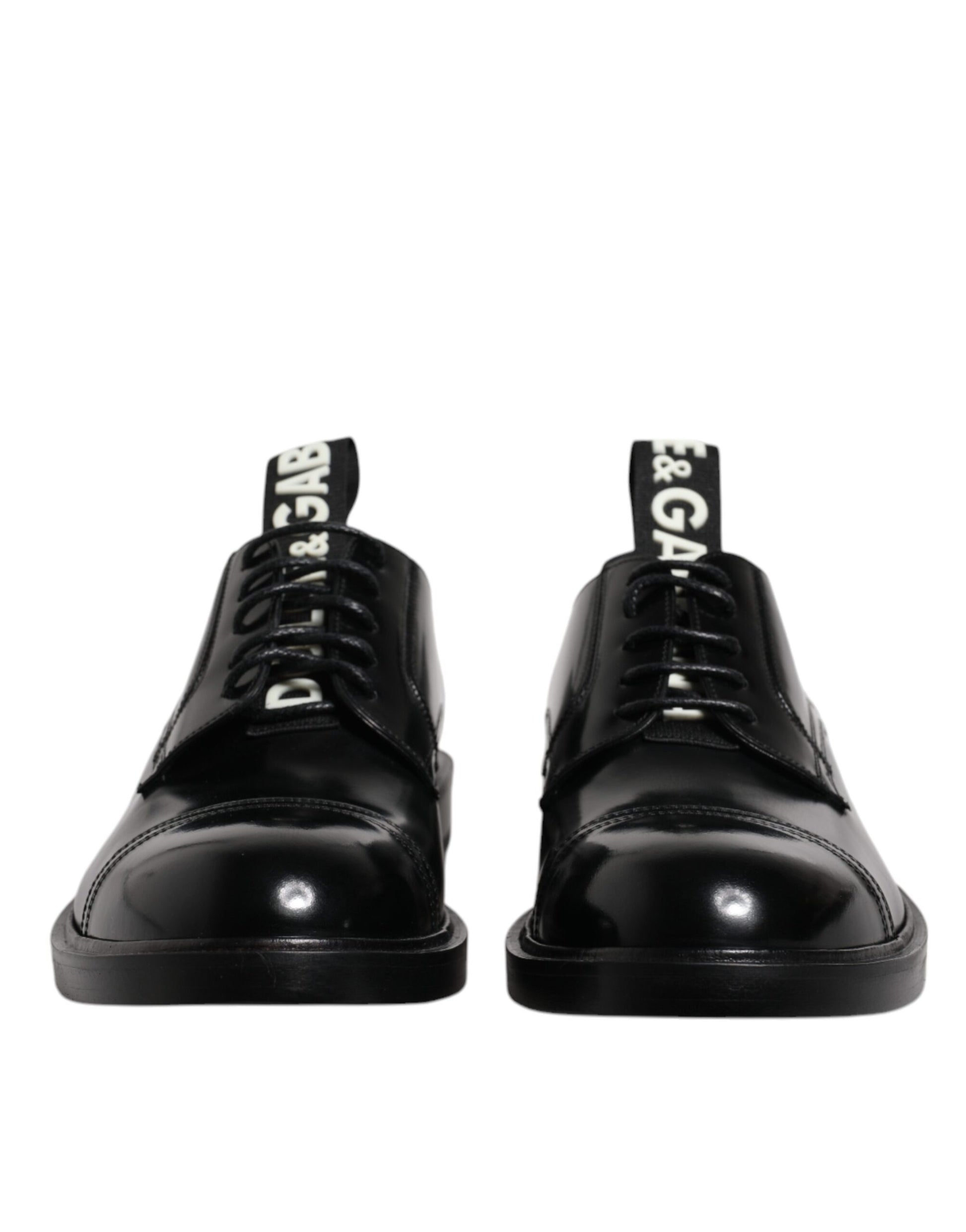 Schwarze Derby-Schnürschuhe aus Lackleder für formelle Anlässe