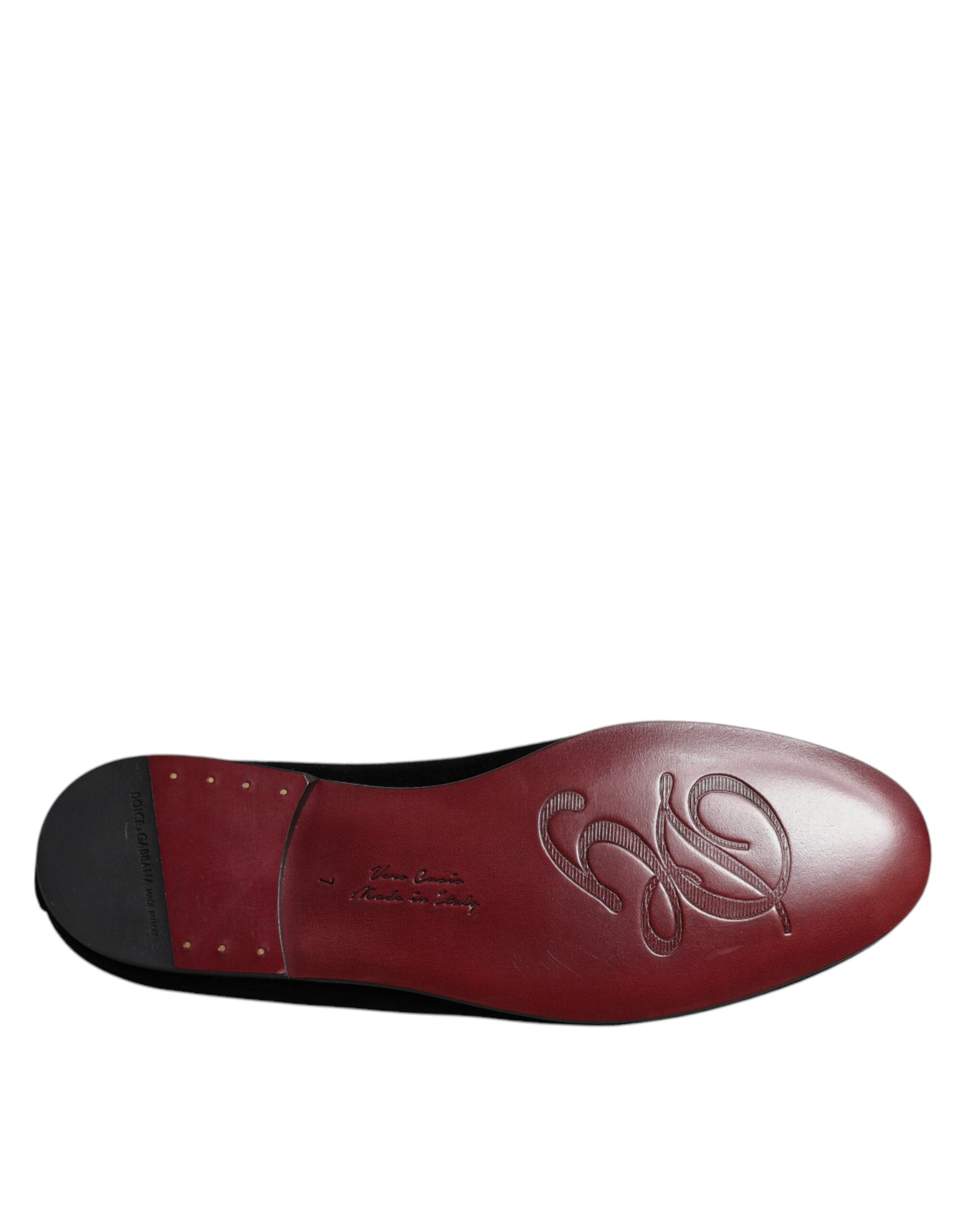 Schwarze Loafer aus Samt mit Kristallkrone und formeller Kleidung