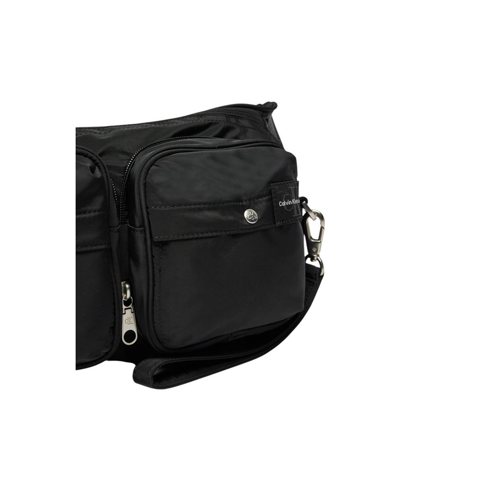 Schwarze Gürteltasche aus recyceltem Polyester