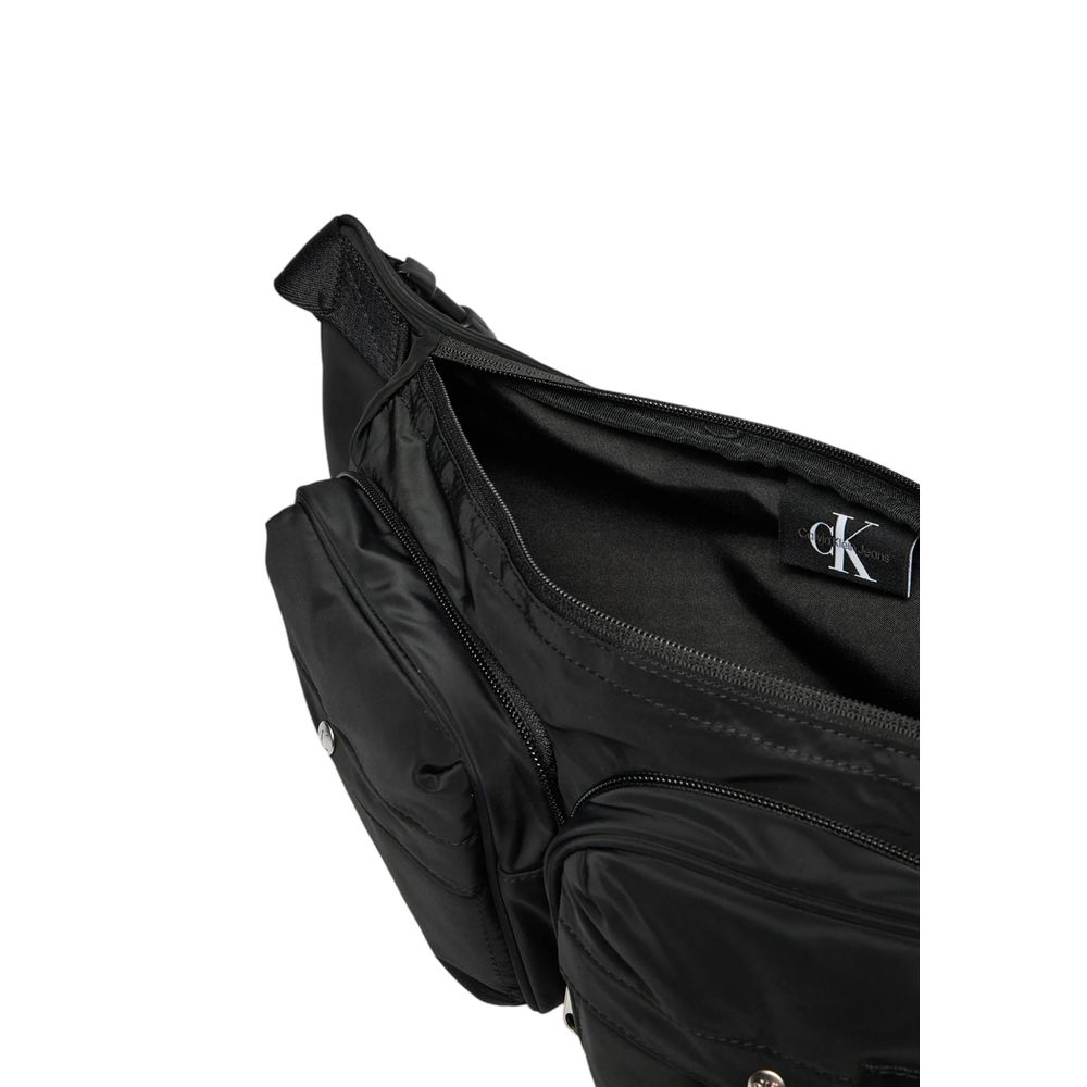 Schwarze Gürteltasche aus recyceltem Polyester