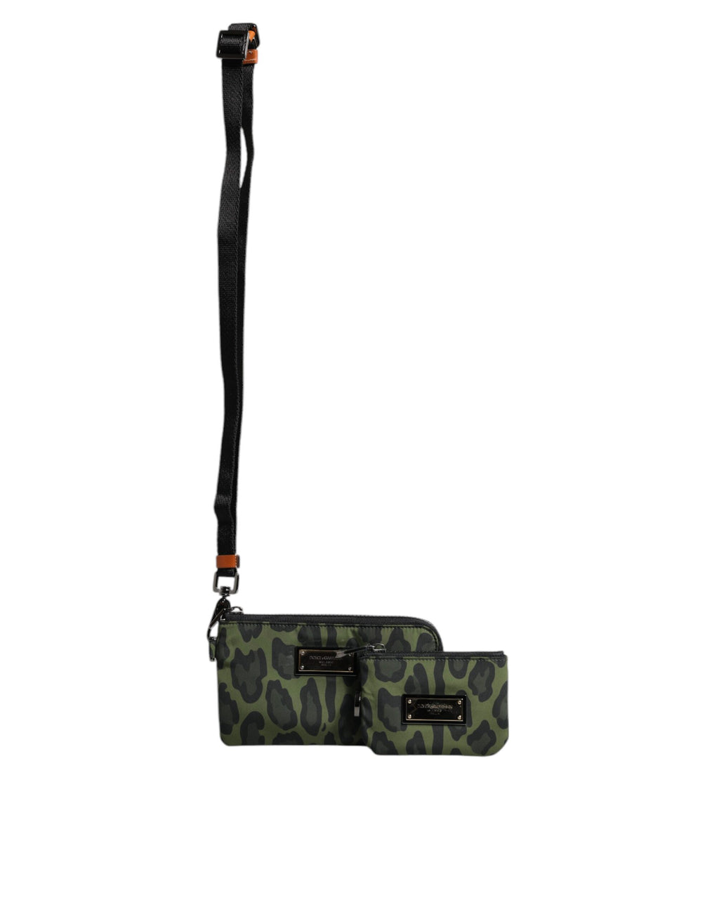 Grüne multifunktionale Sporttasche aus Leder mit Logo-Schild und Leopardenmuster