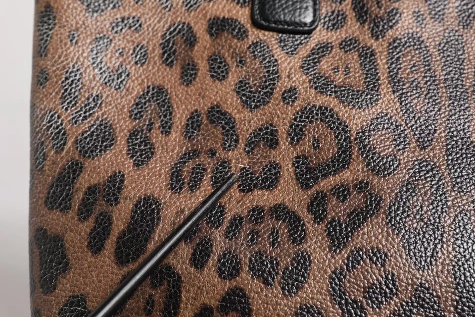 Braun-schwarze Schultertasche aus Kalbsleder mit Leopardenmuster