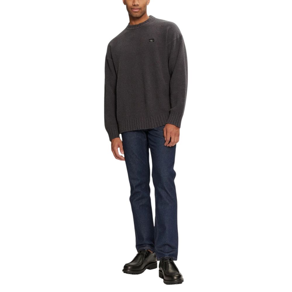 Grauer Baumwollpullover