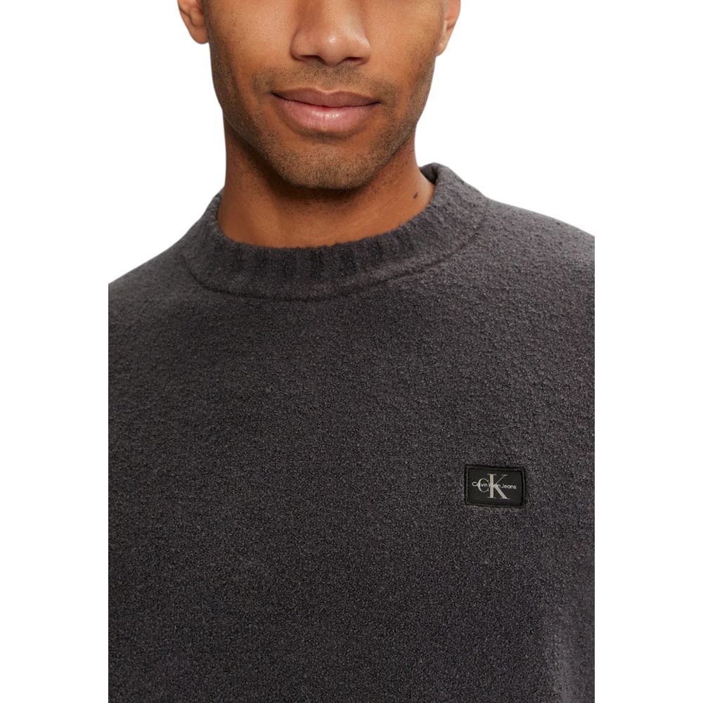 Grauer Baumwollpullover
