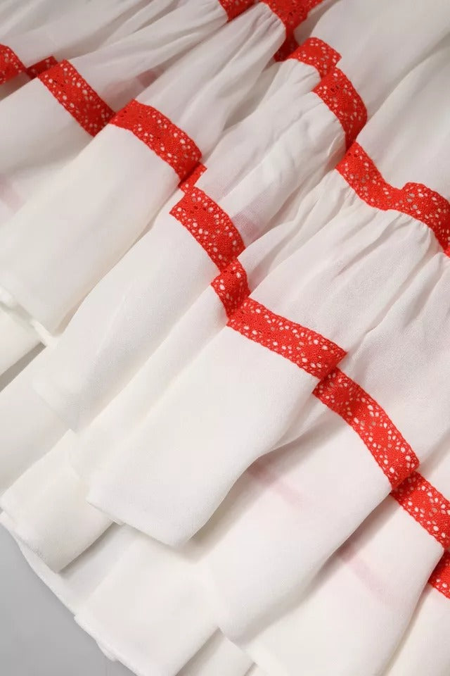 Weißes A-Linien-Minikleid aus Viskose mit Rüschenärmeln