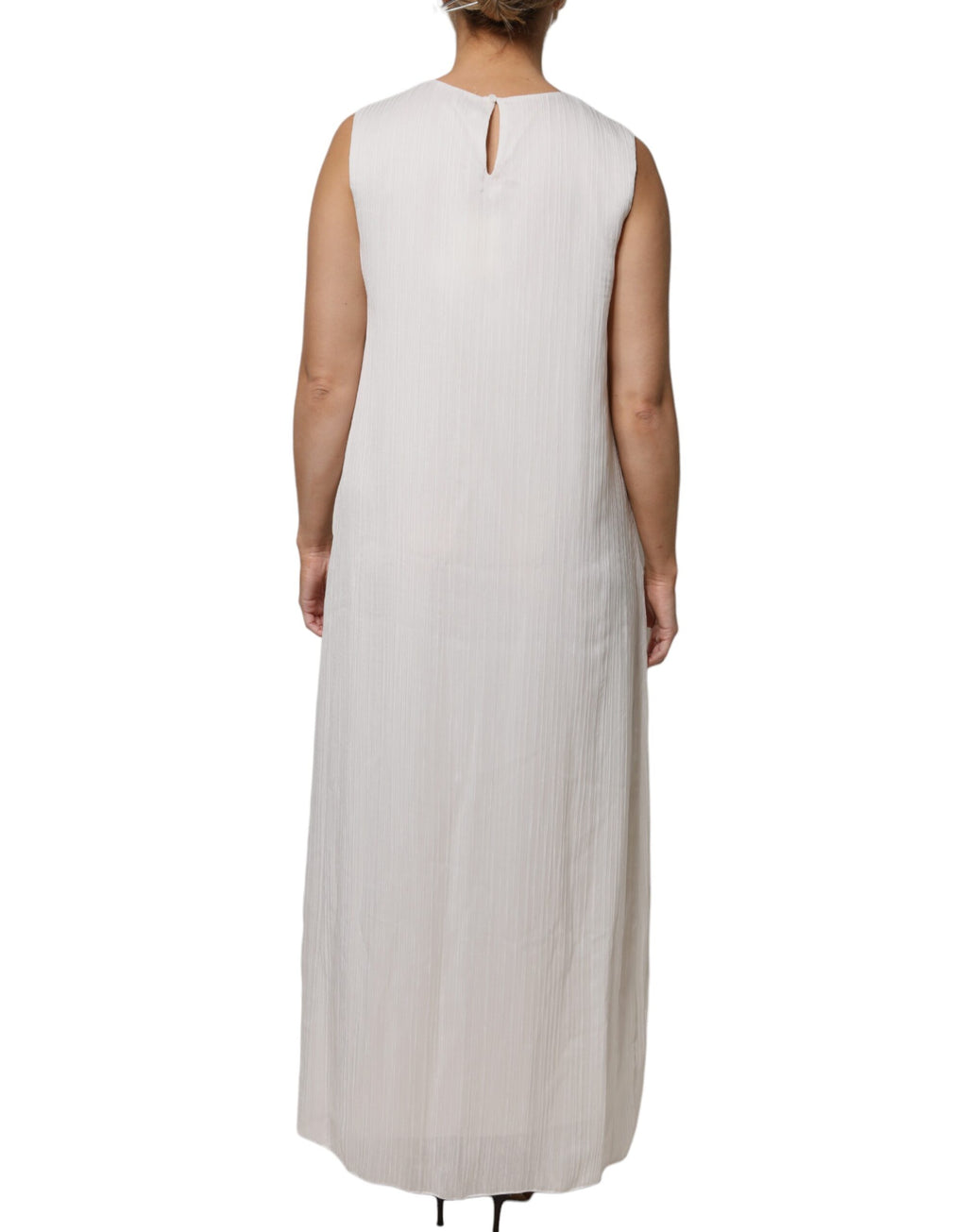 Weißes ärmelloses Maxikleid mit Rundhalsausschnitt