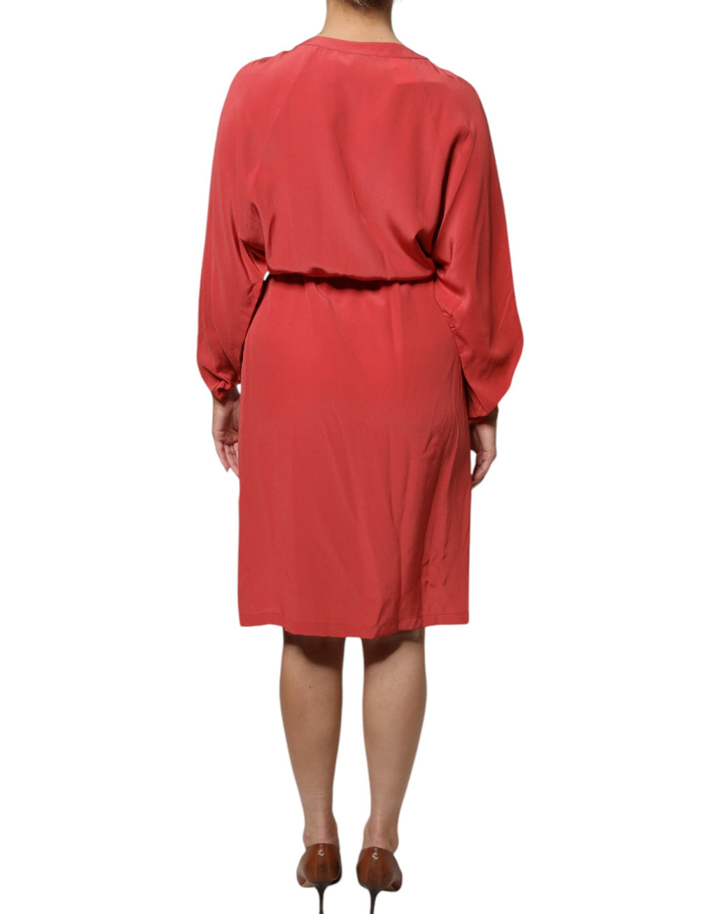 Rotes, langärmliges Bleistiftkleid mit Kordelzug in der Taille