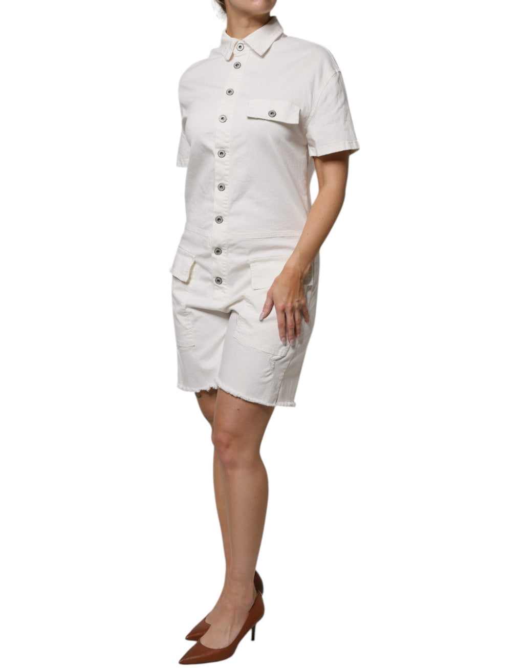 Weißes Stramplerkleid aus Baumwolle mit kurzen Ärmeln und Knopfleiste