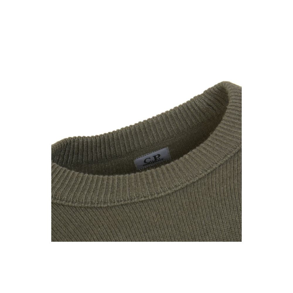Grüner Wollpullover