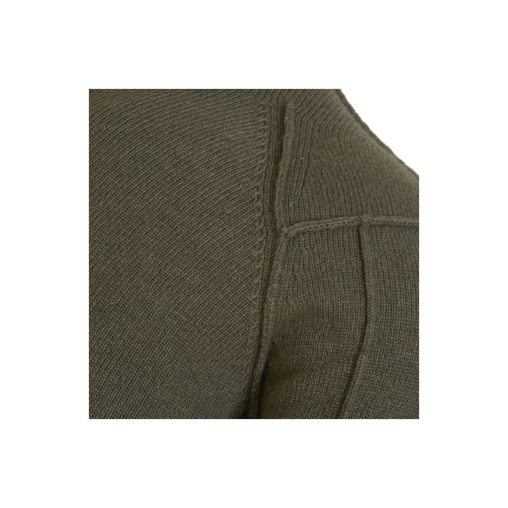 Grüner Wollpullover