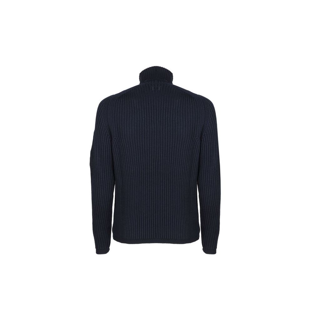 Schwarzer Wollpullover