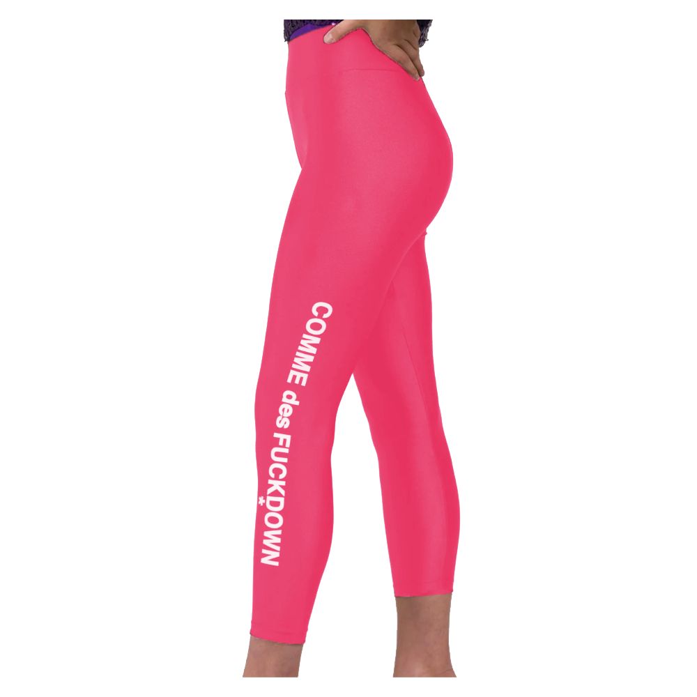 Rosa Nylonjeans und Hose