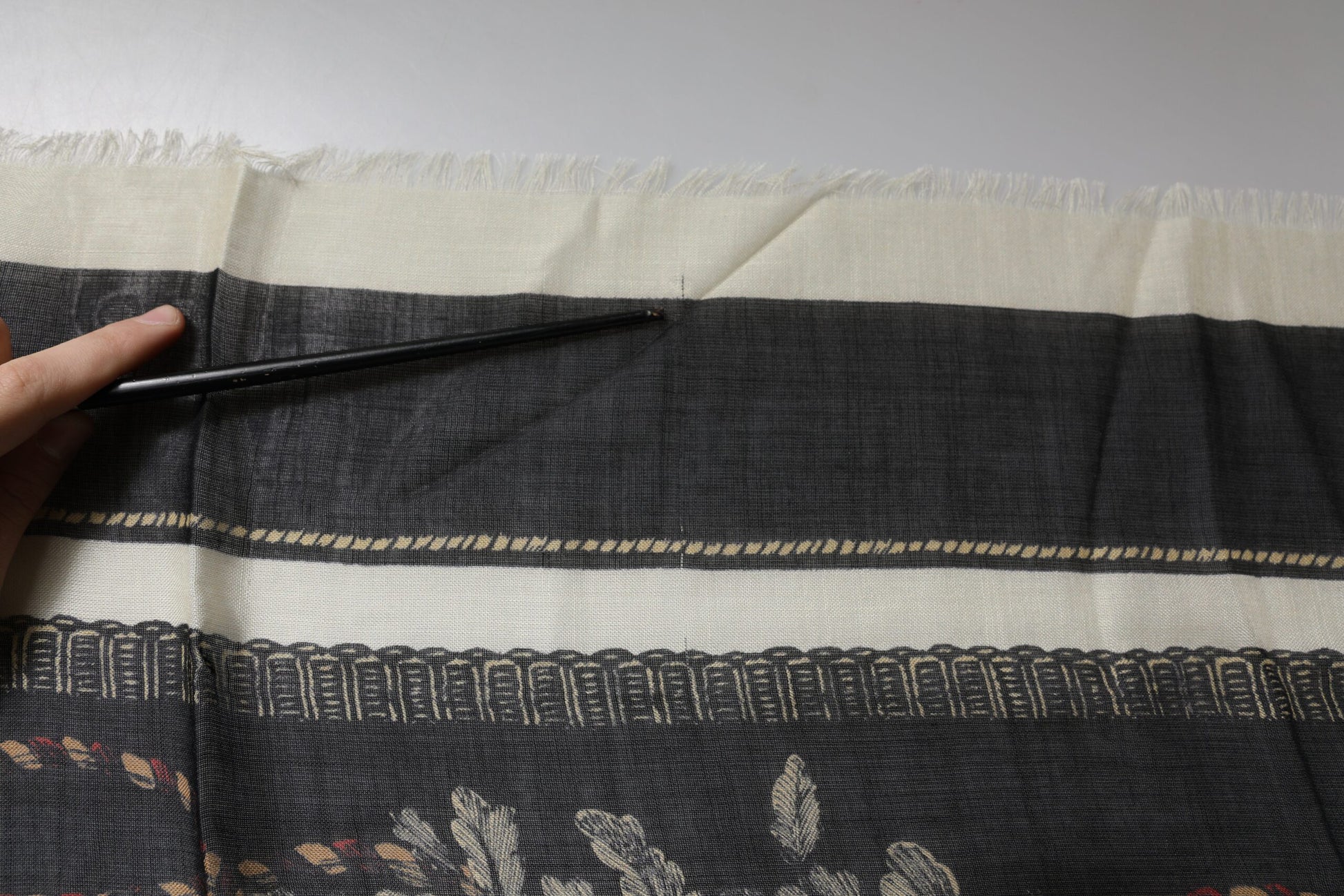 Mehrfarbig bedruckter Foulard aus Kaschmir