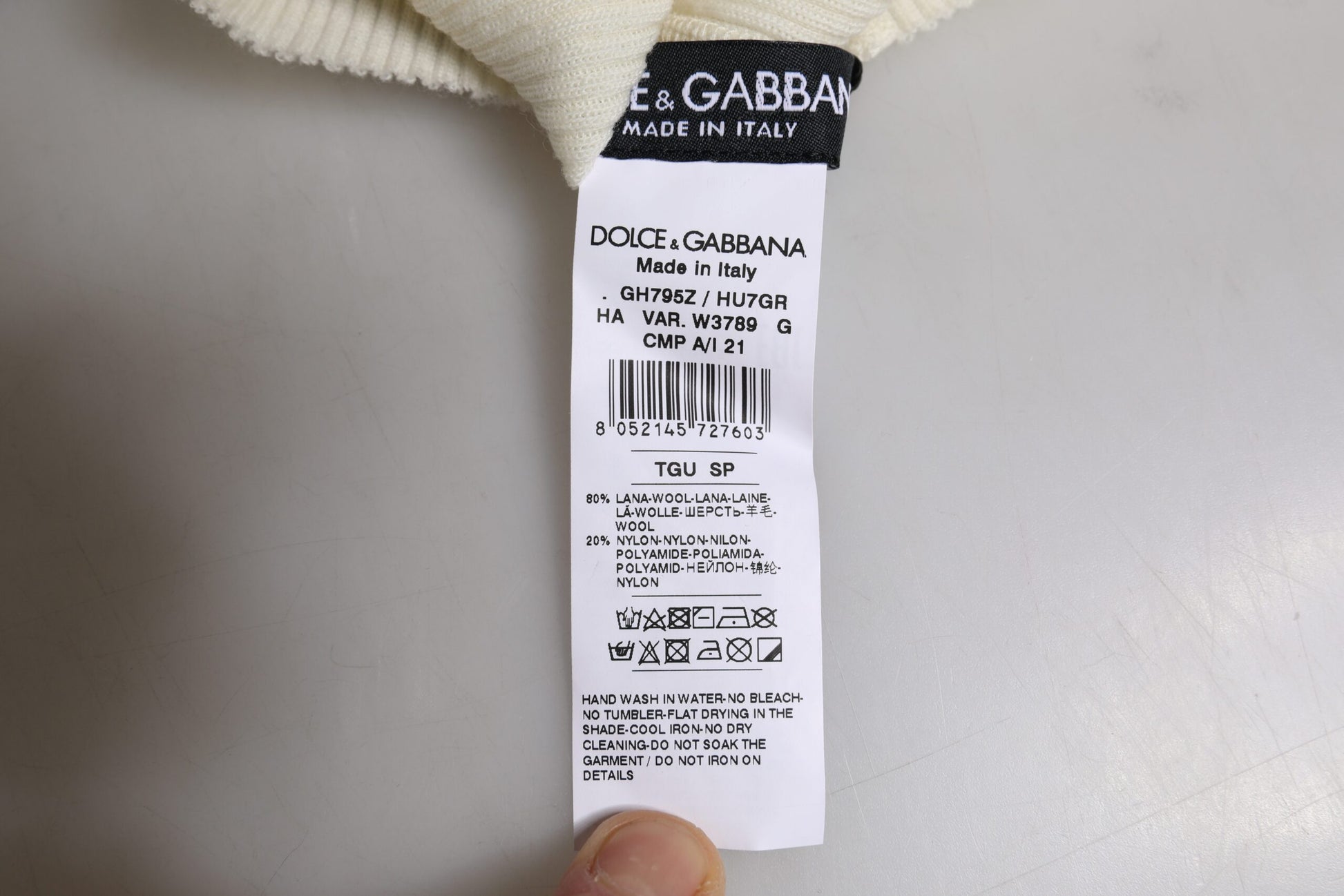 Beige Strickmütze aus Wollmischung