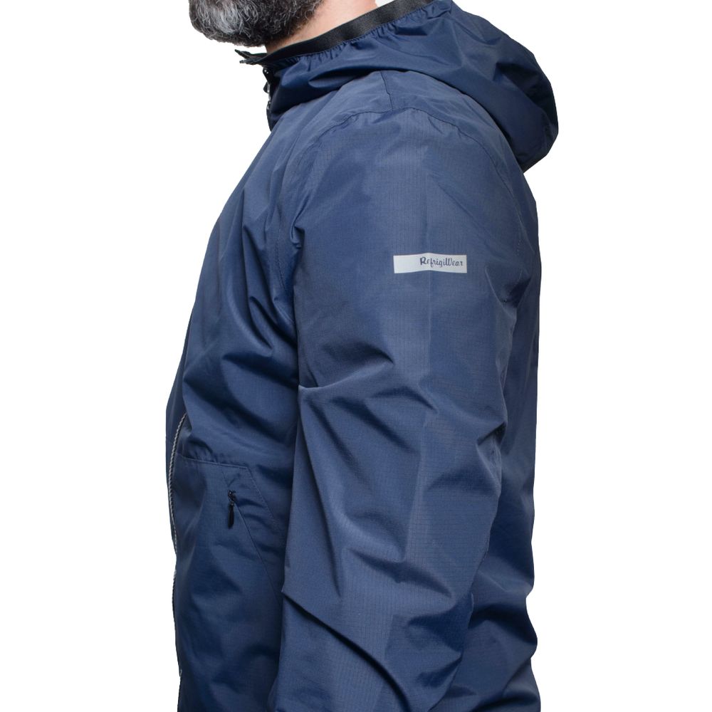 Blaue Nylonjacke