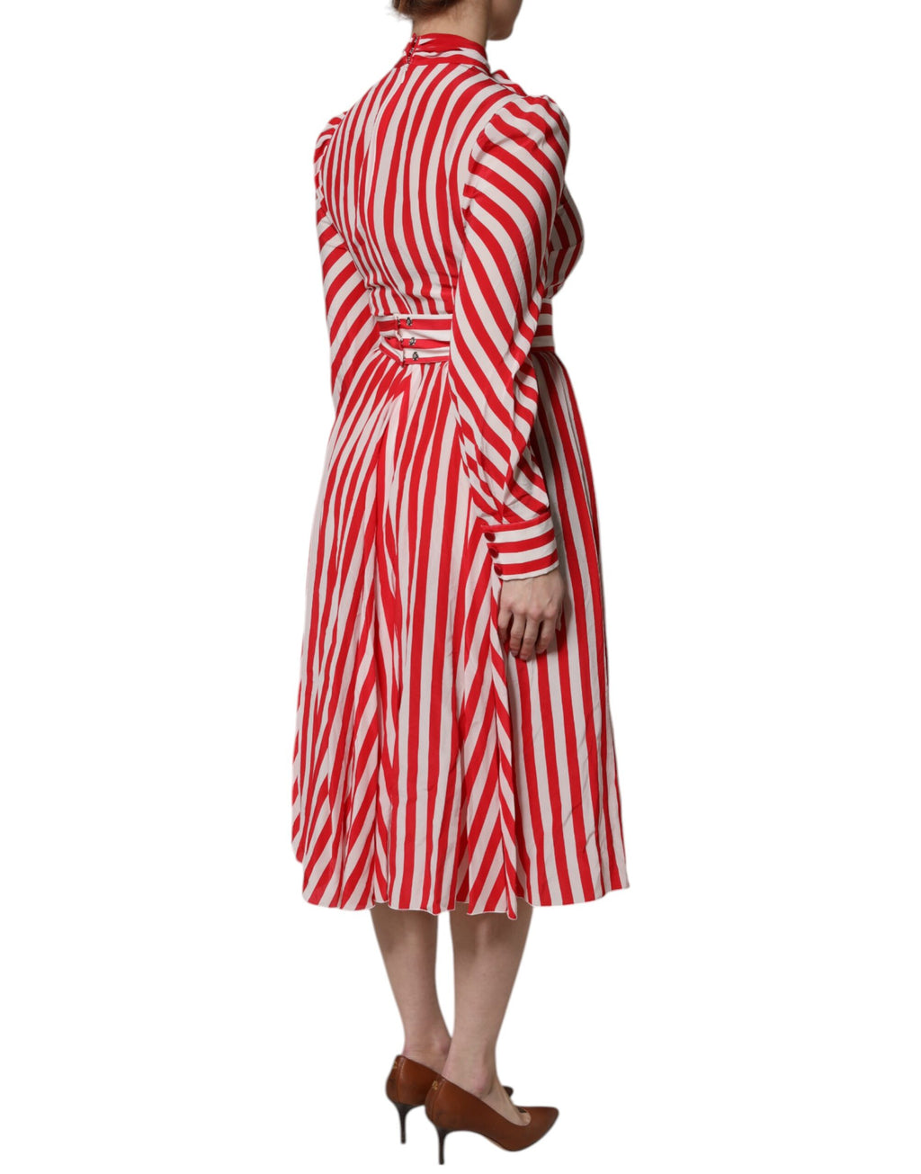 Weiß-rot gestreiftes Midikleid mit langen Ärmeln