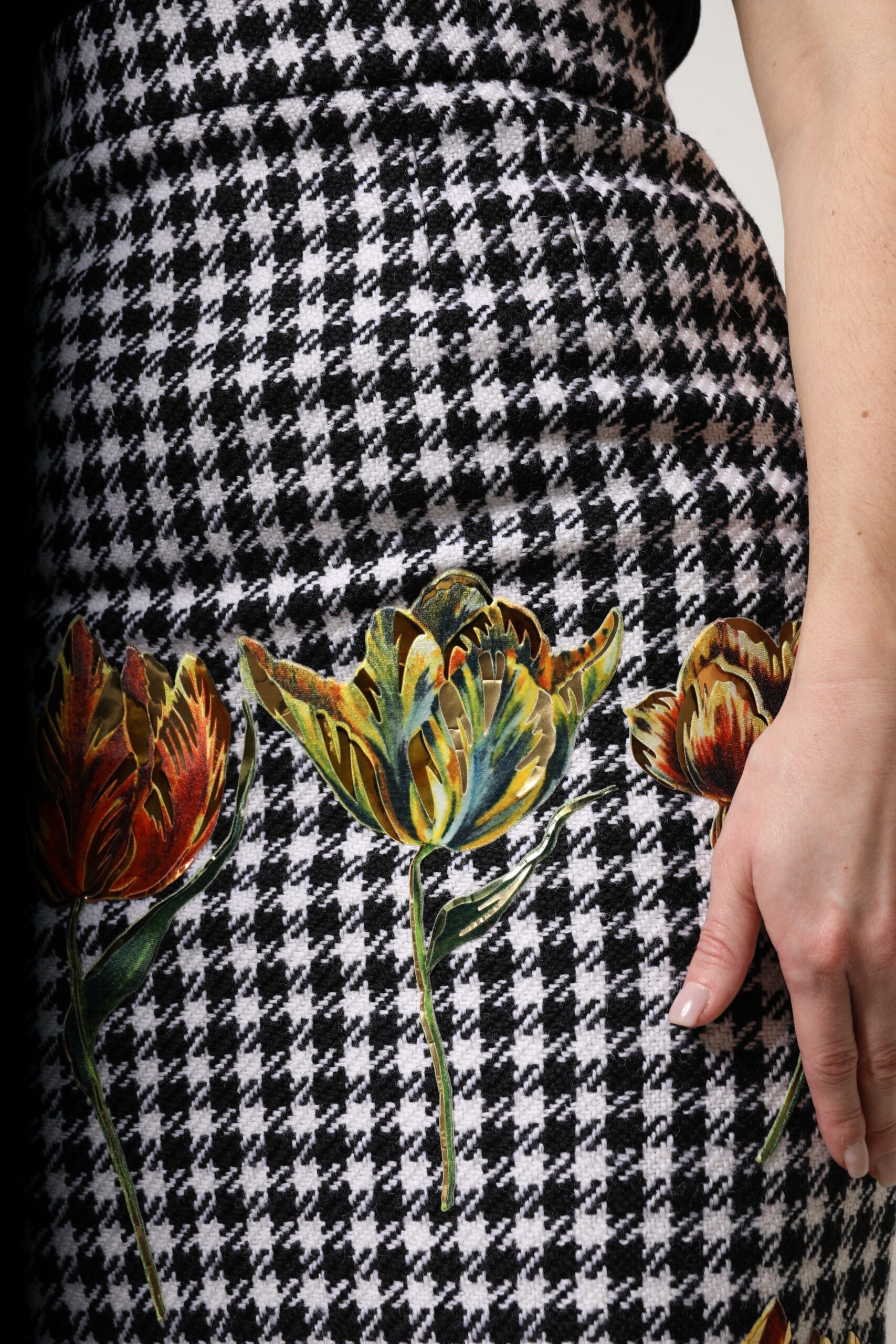 Mehrfarbiger Bleistiftrock mit Blumenmuster und hoher Taille