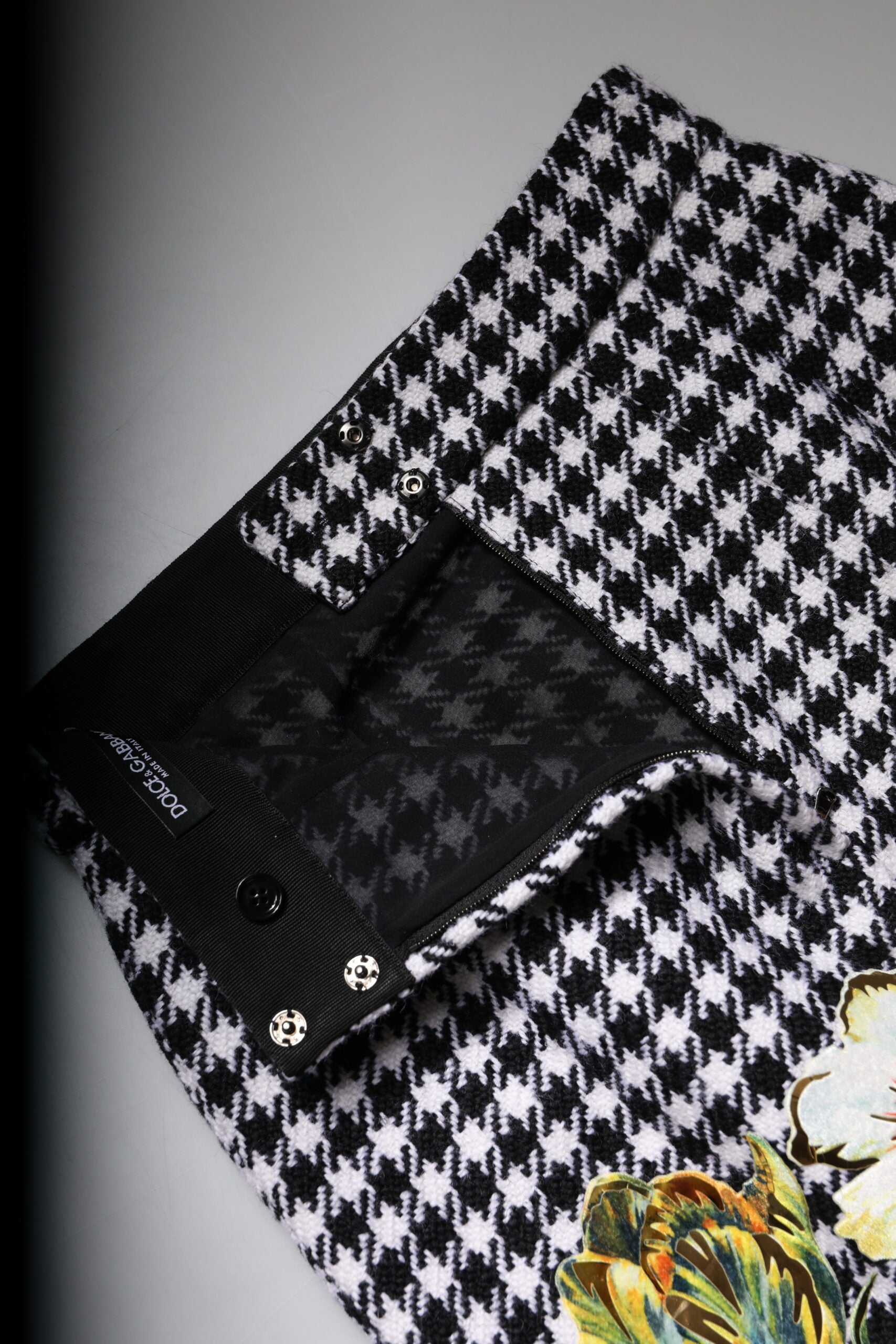 Mehrfarbiger Bleistiftrock mit Blumenmuster und hoher Taille