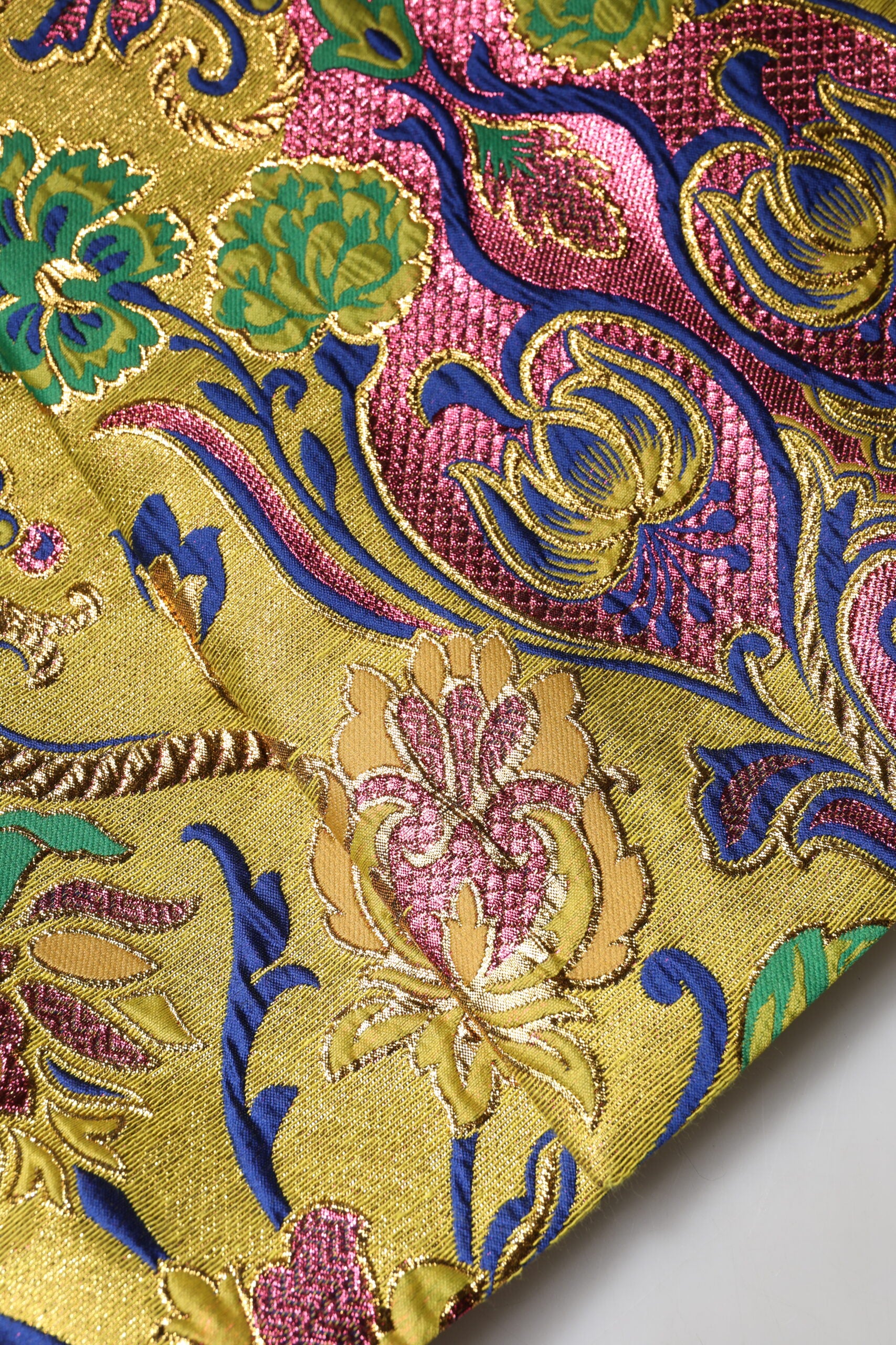 Mehrfarbiger Jacquard-Minirock mit Blumenmuster und mittlerer Taille