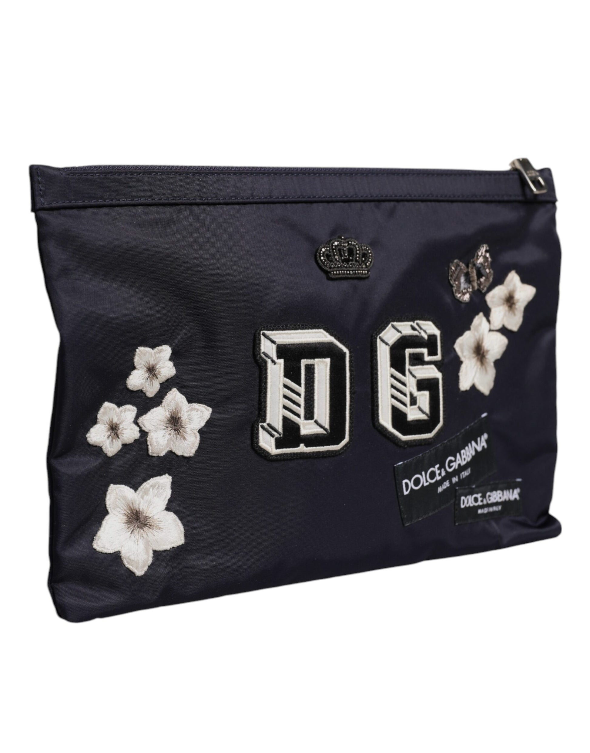 Blaue Clutch mit DG-Logo-Patch und Verzierung