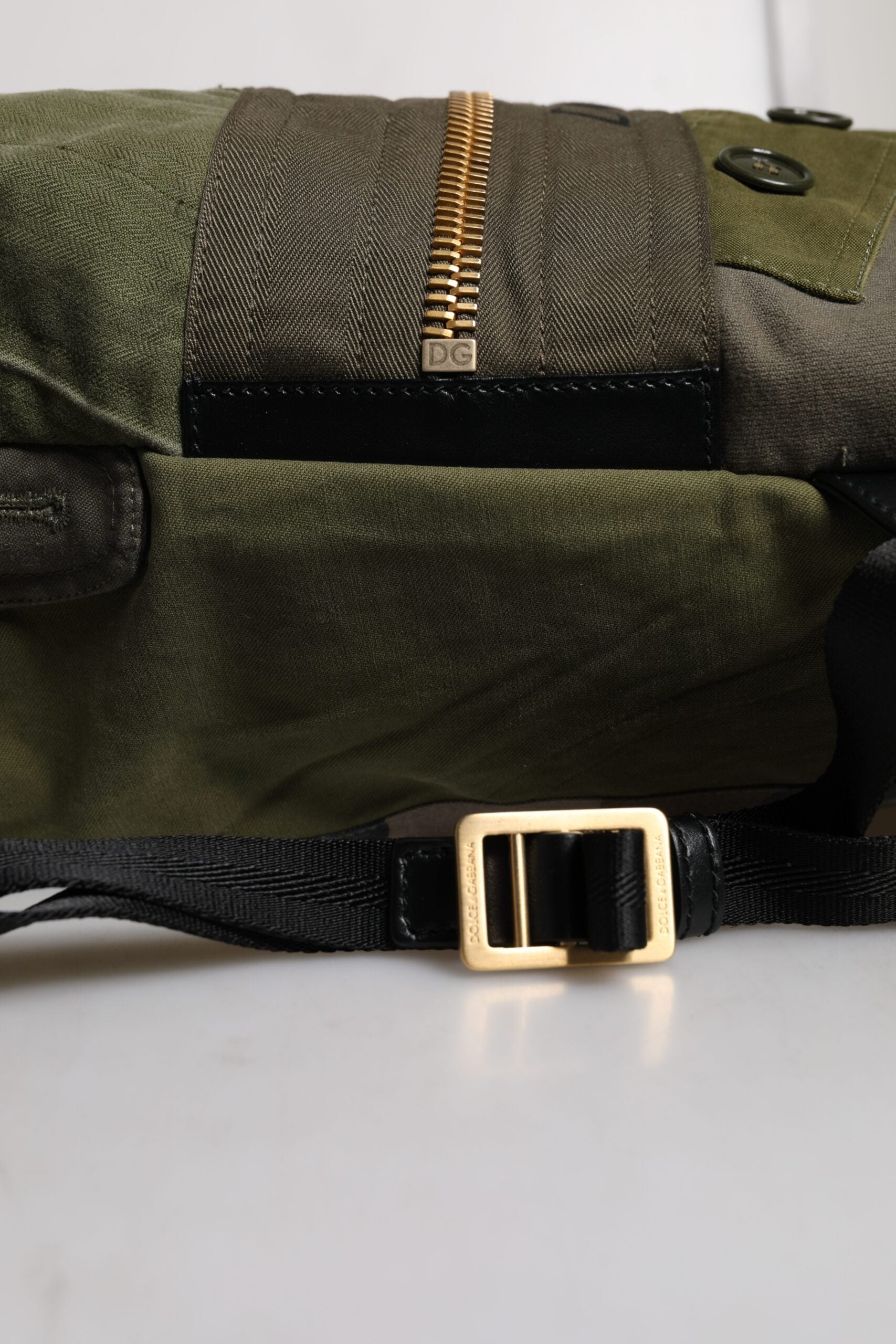 Militärgrüner Patchwork-Rucksack