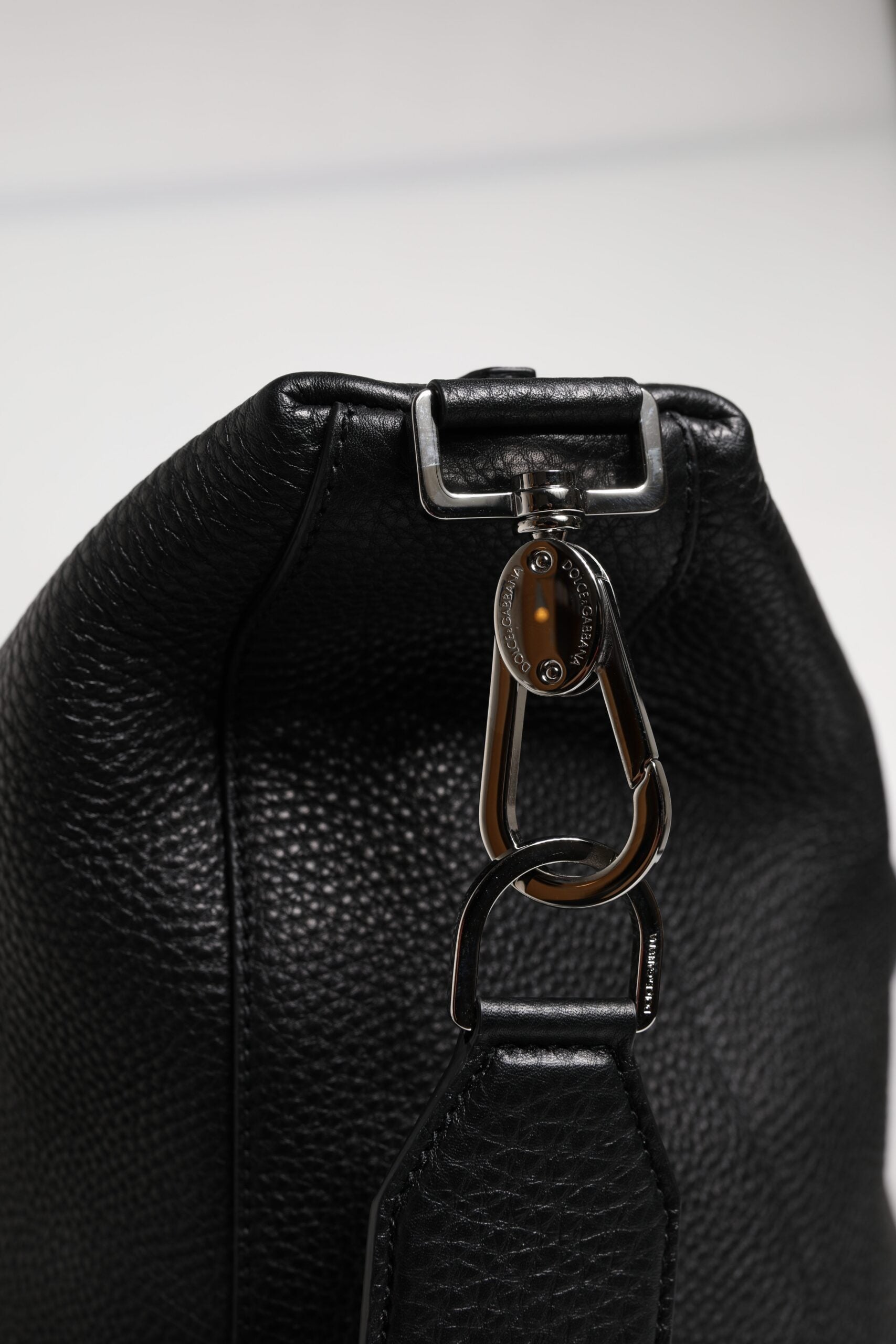 Schwarze Reisetasche aus Kalbsleder