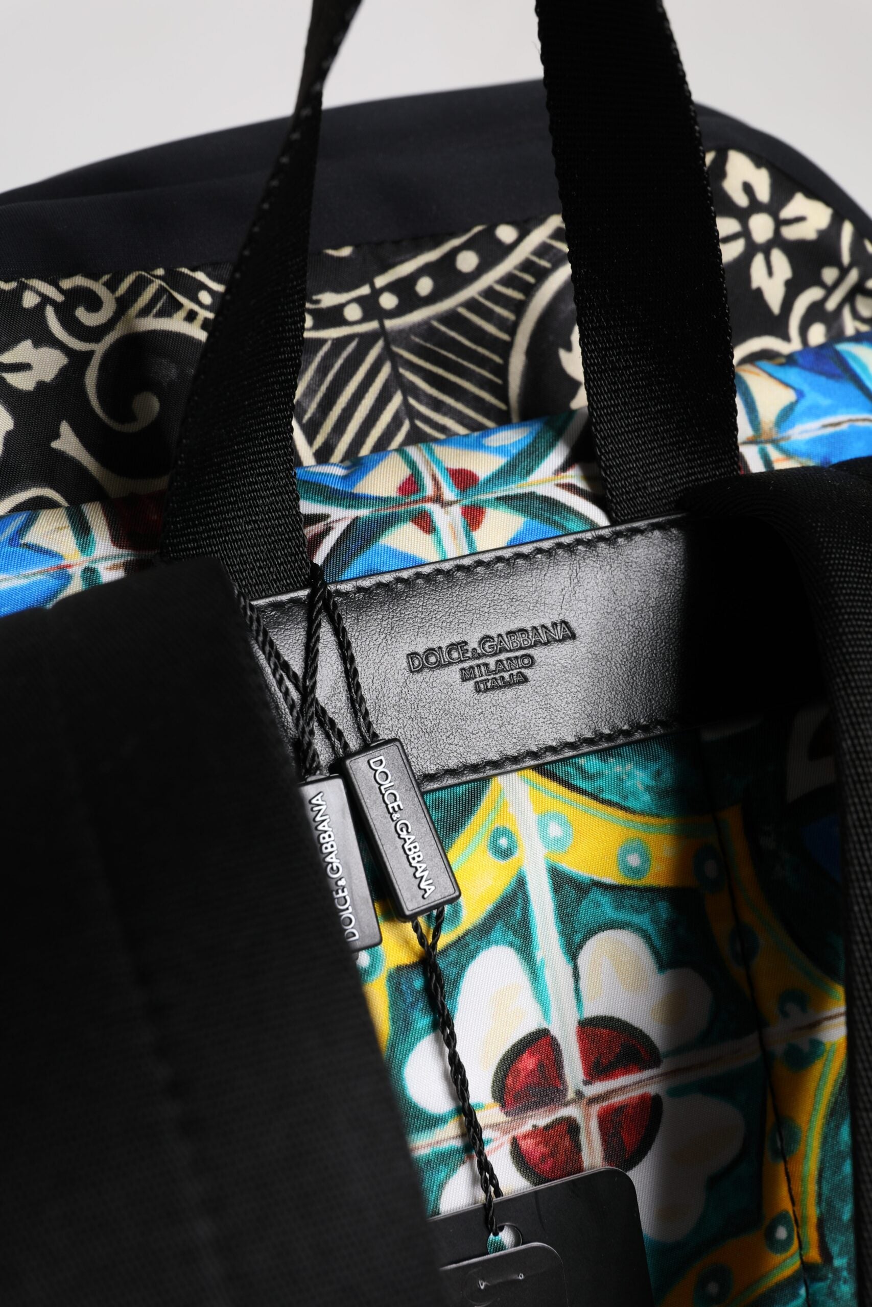 Mehrfarbiger Rucksack aus Nylon mit Maiolika-Print