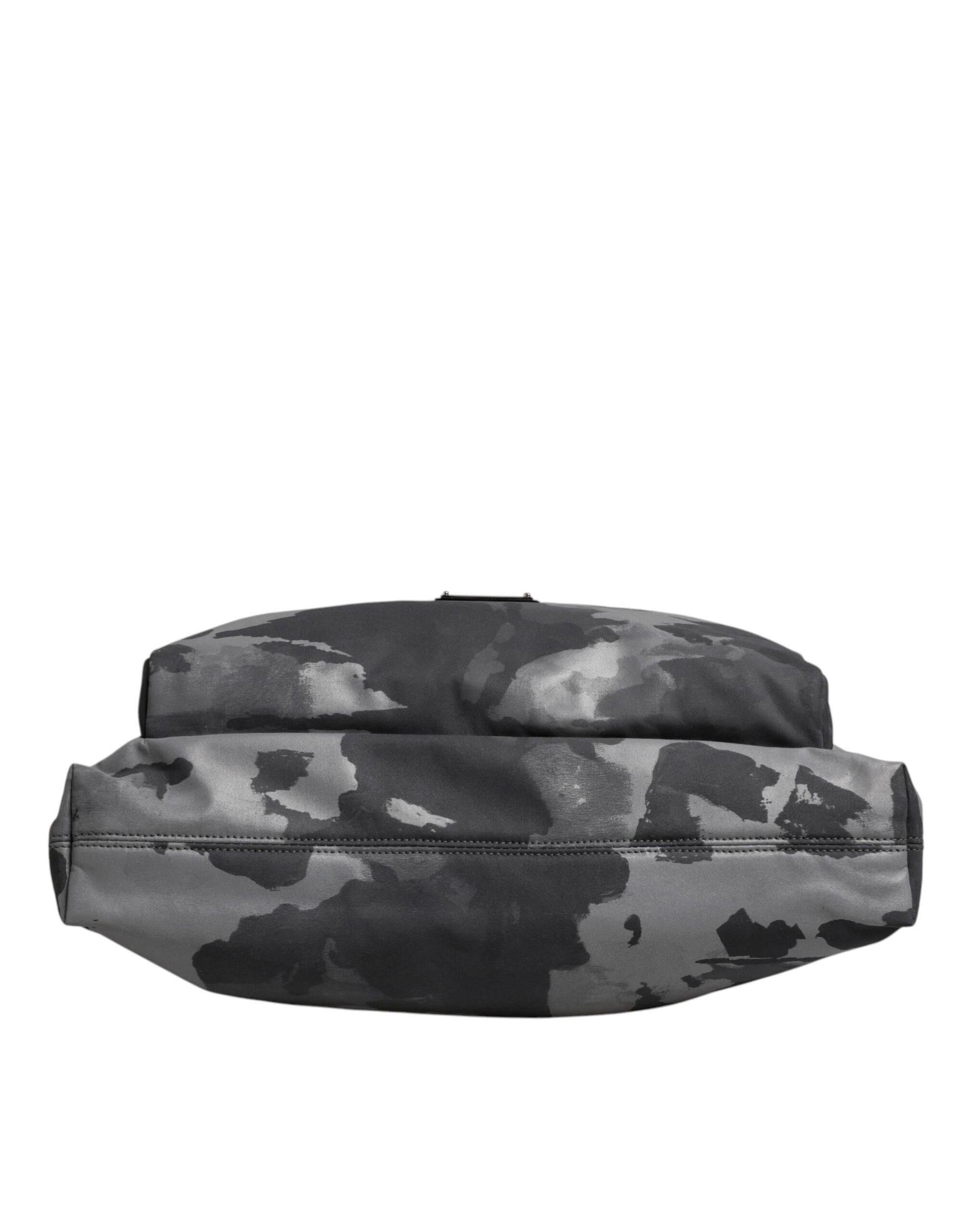Graue Tragetasche aus Baumwolle mit mehreren Fächern im Camouflage-Muster