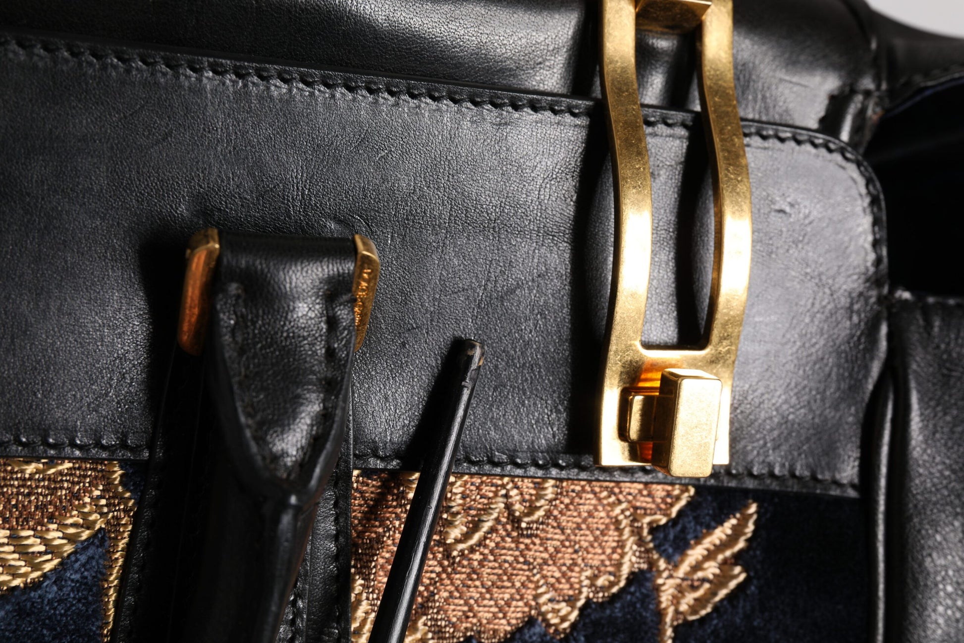 Schwarze Jacquard-Handtasche mit Blumenmuster, Schultertasche