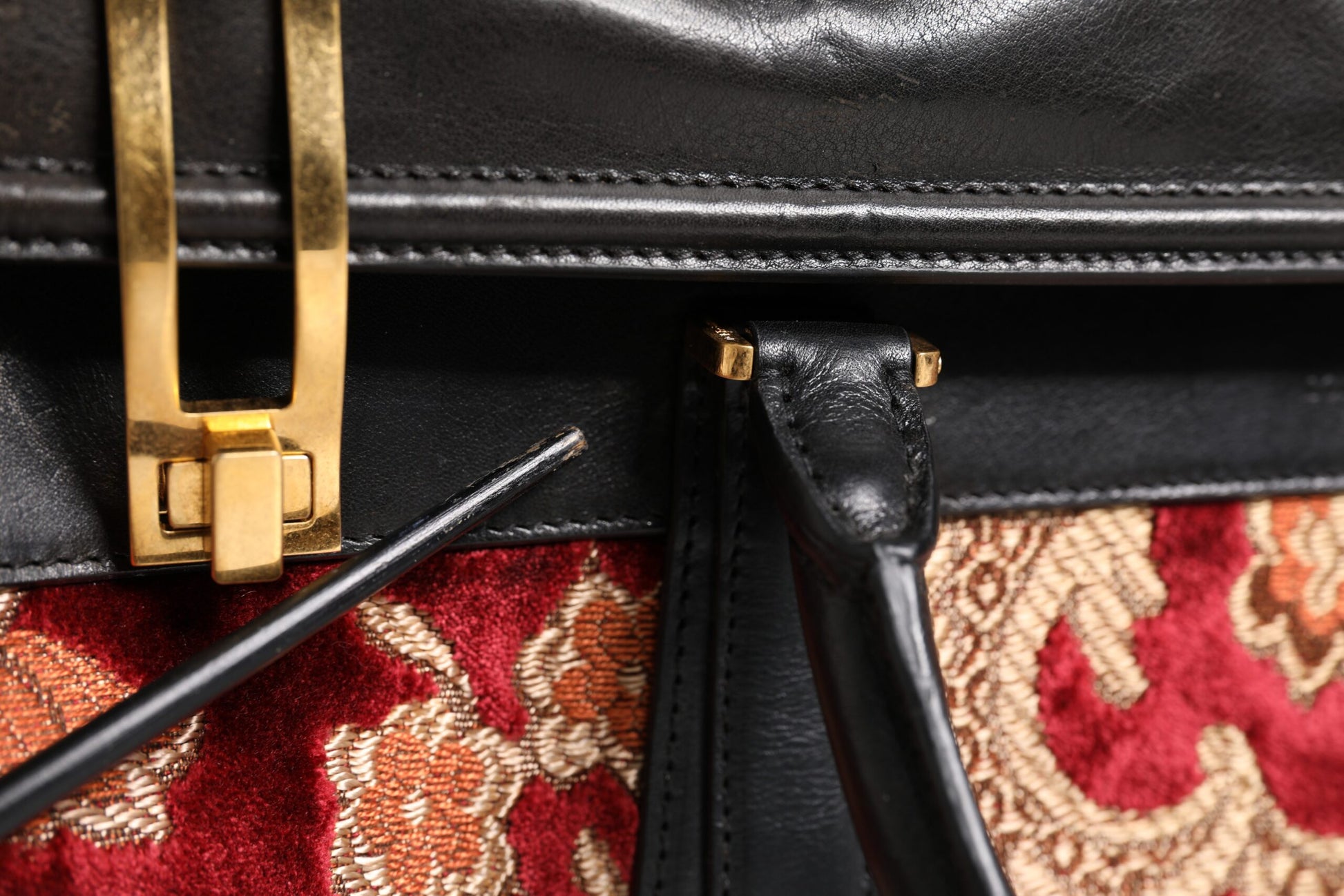 Mehrfarbige Reisetasche aus Lederbrokatsamt