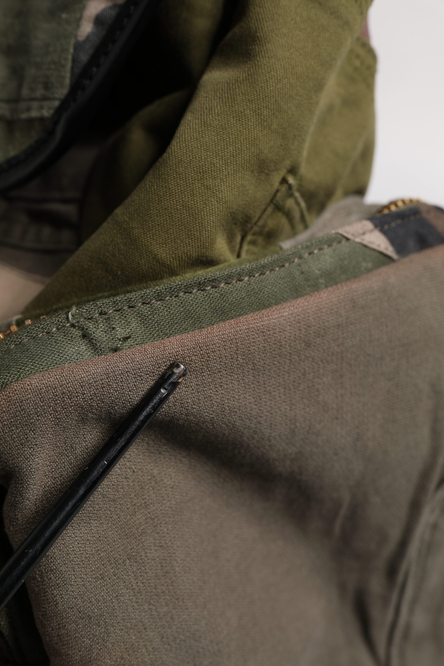 Militärgrüner Patchwork-Reiserucksack