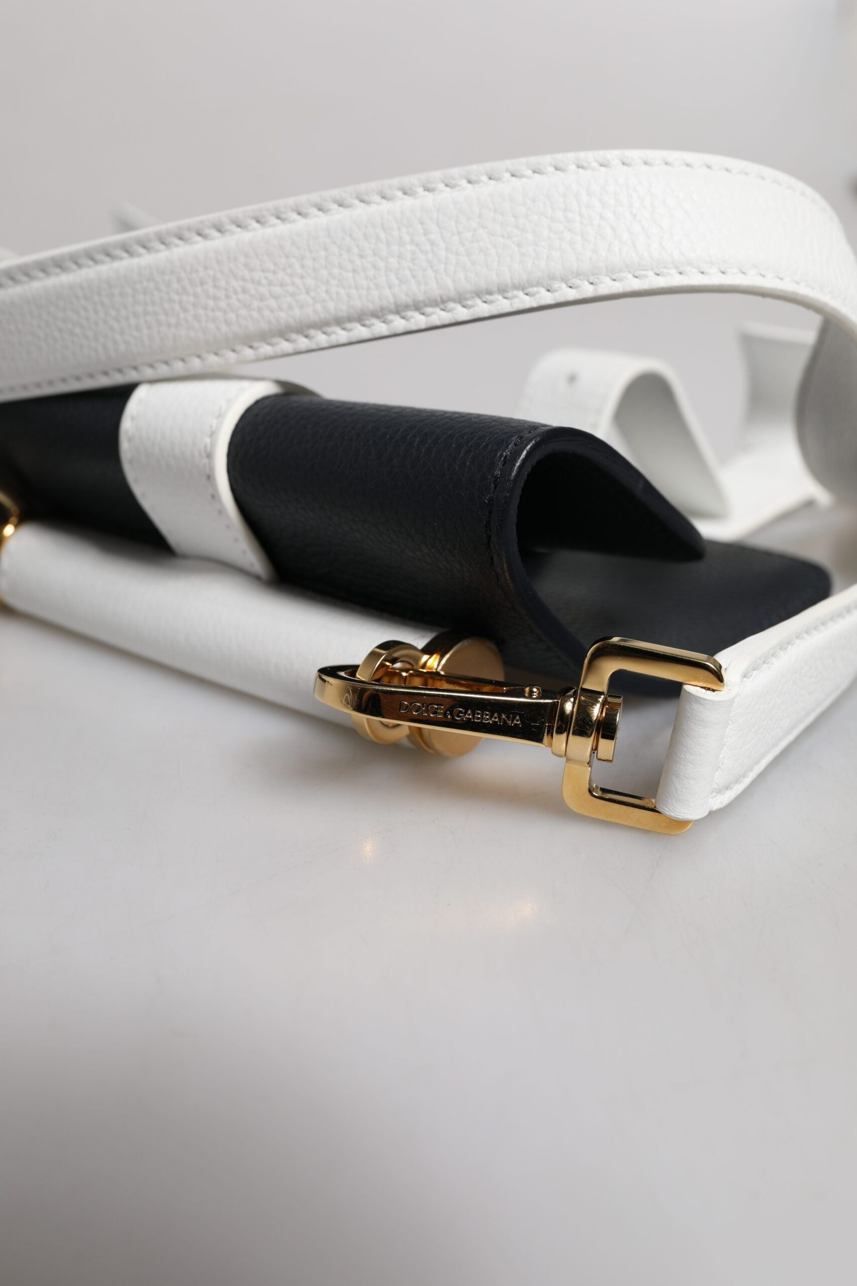 Blau-weiße Umhängetasche aus Kalbsleder